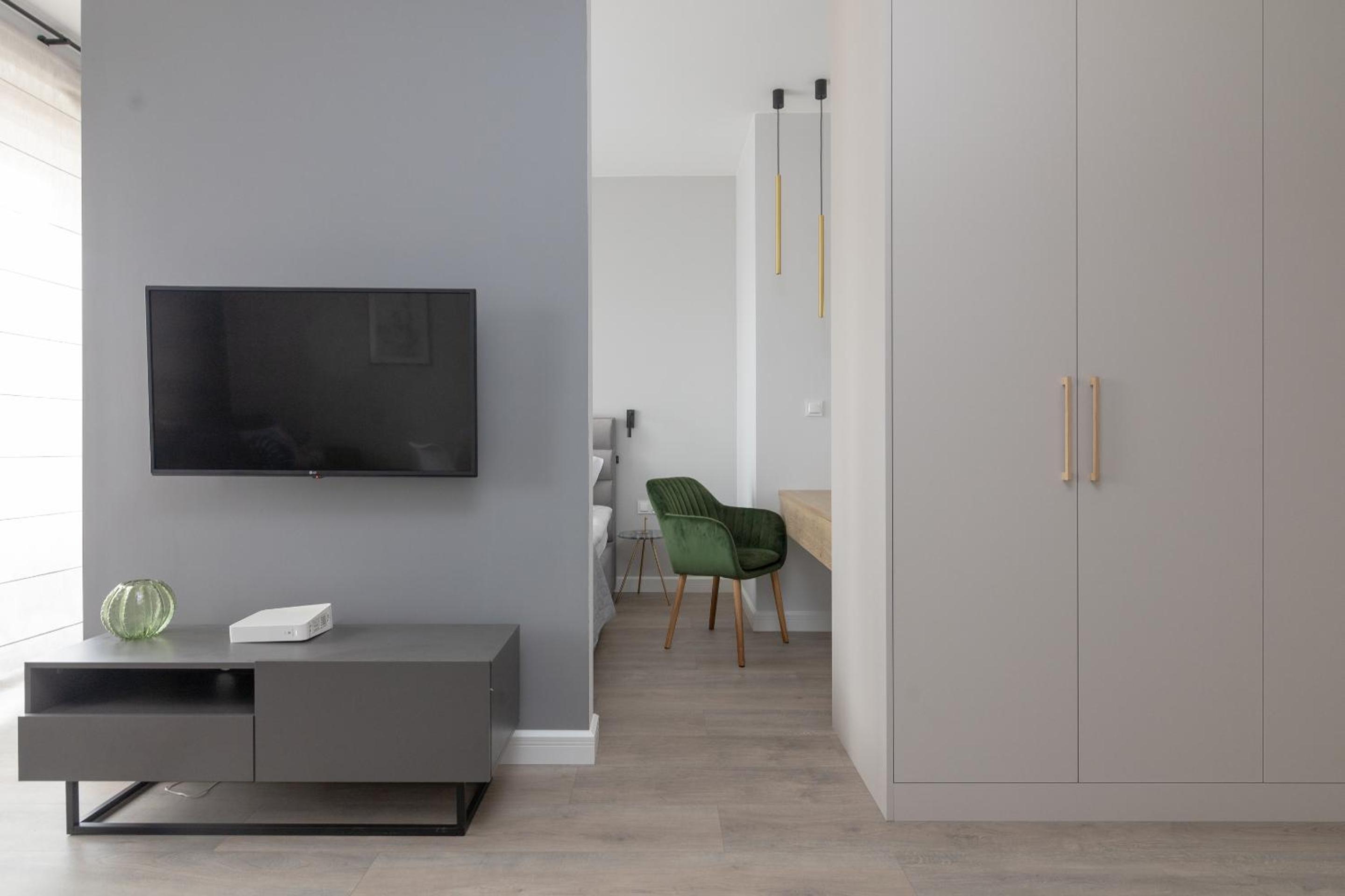 One-Bedroom Apartment - Photo 26