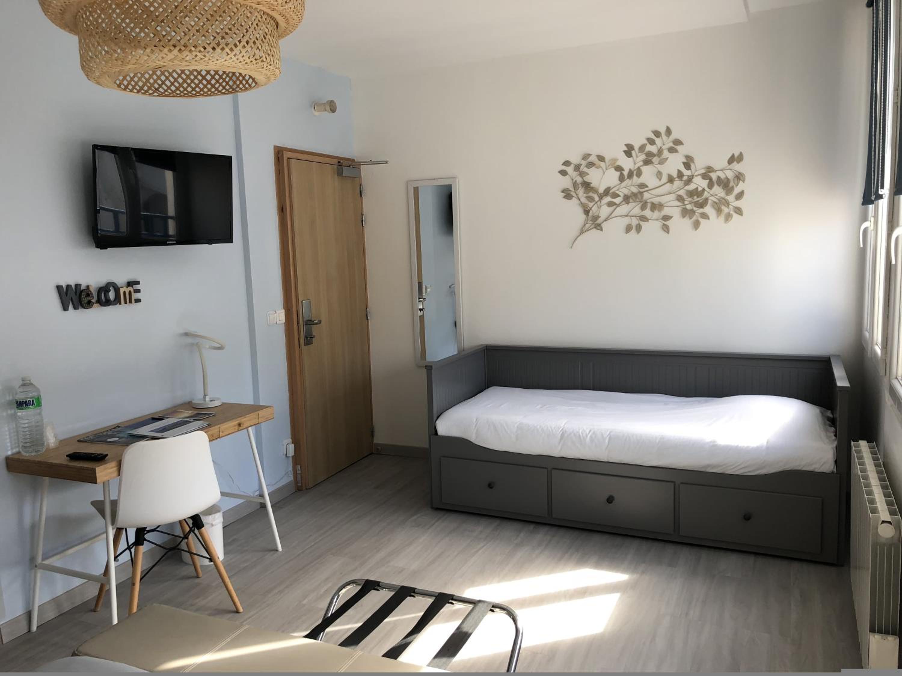 Standard Triple Room - Photo 5