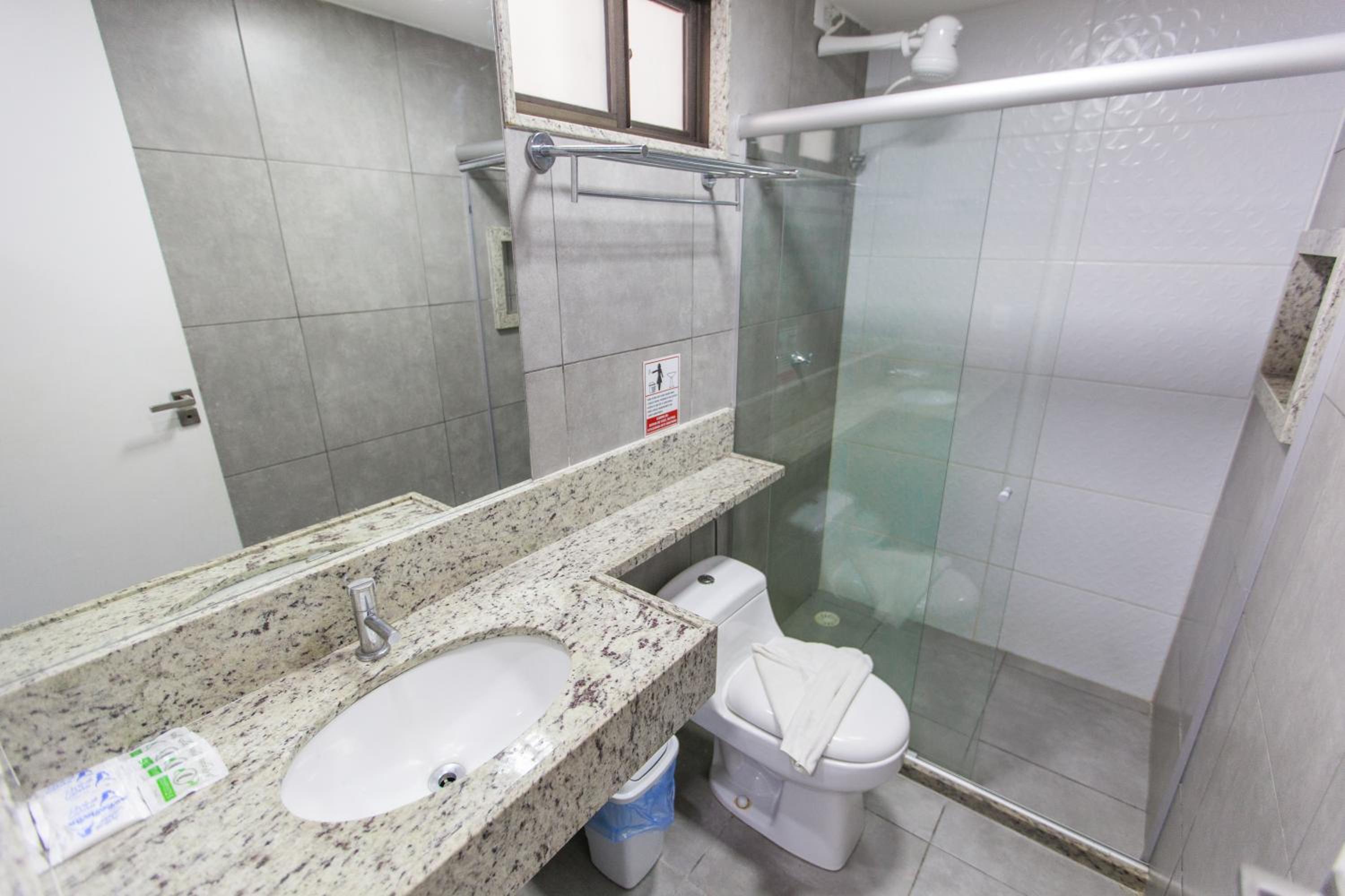 Quadruple Room with Balcony - Photo 4