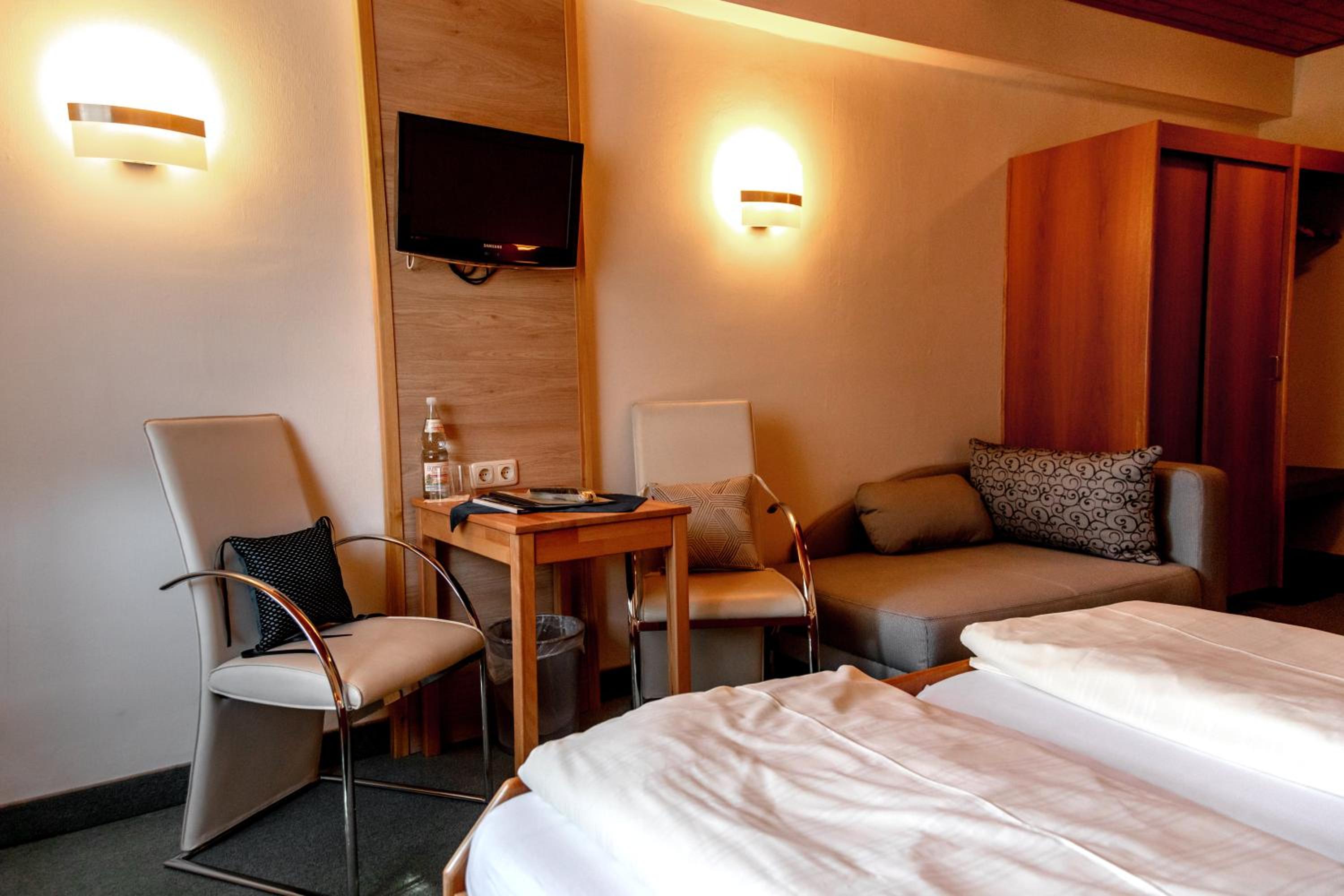 Double Room - Photo 5