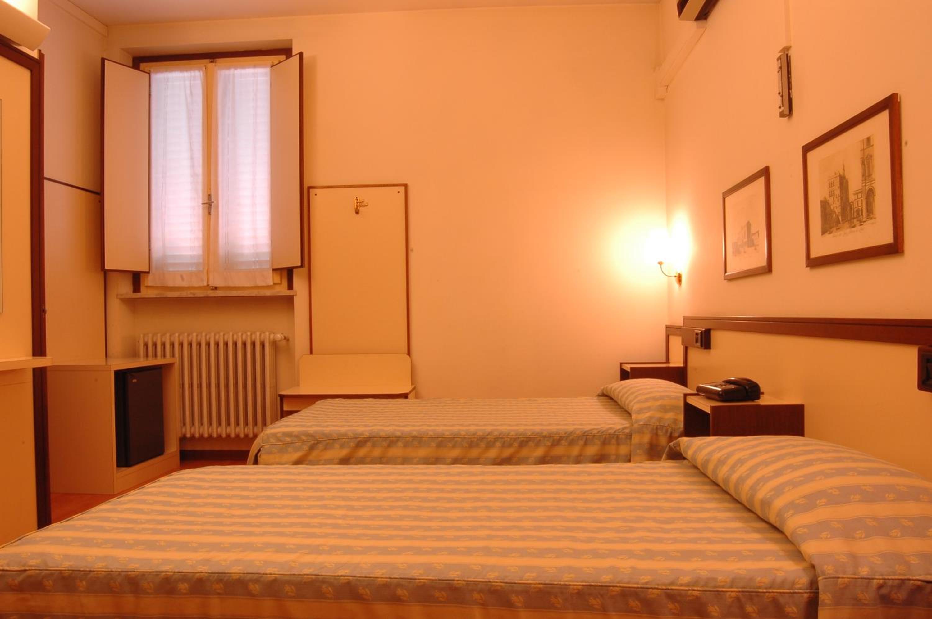 Twin Room - Photo 7
