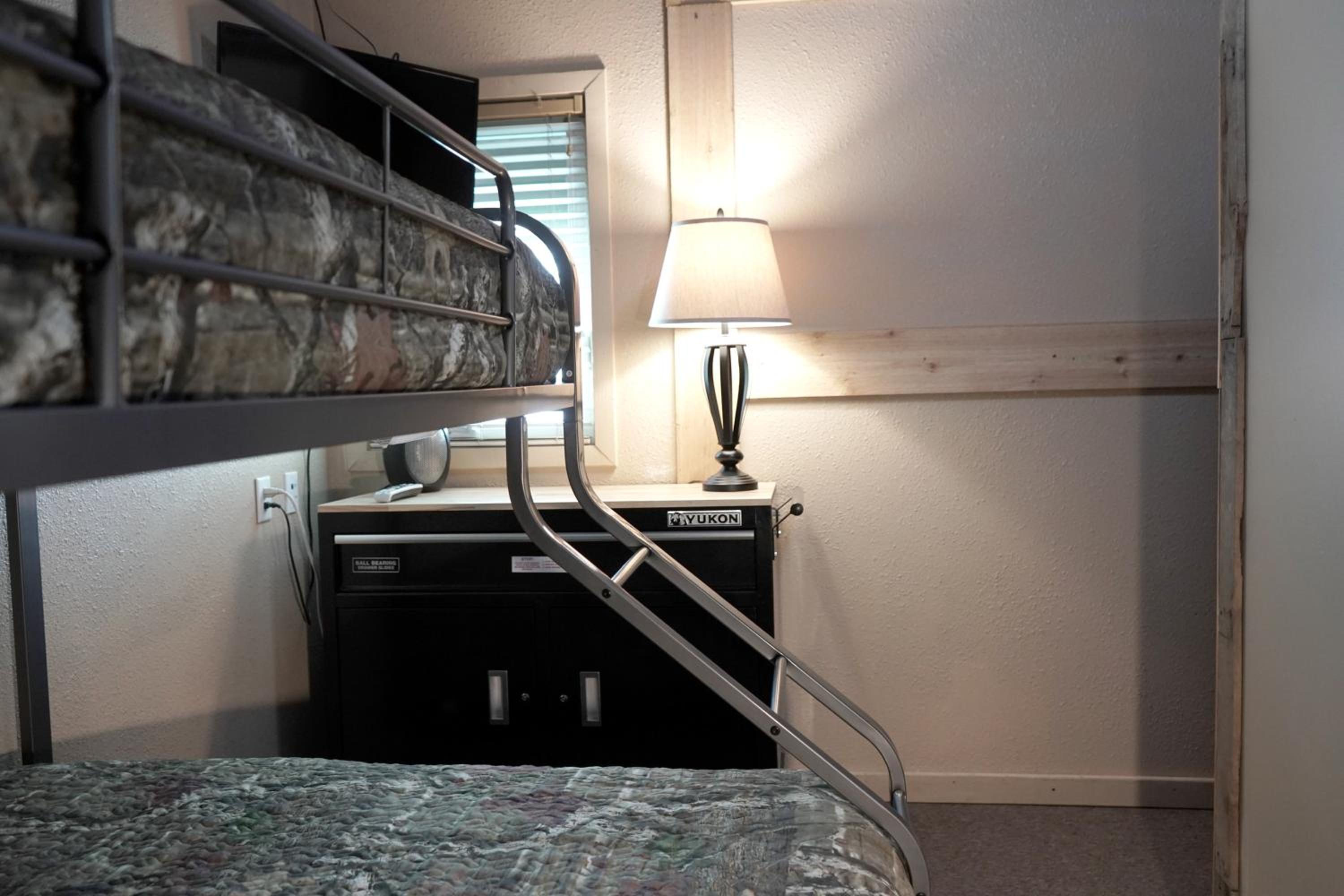 Double Room with Shared Bathroom photo 2