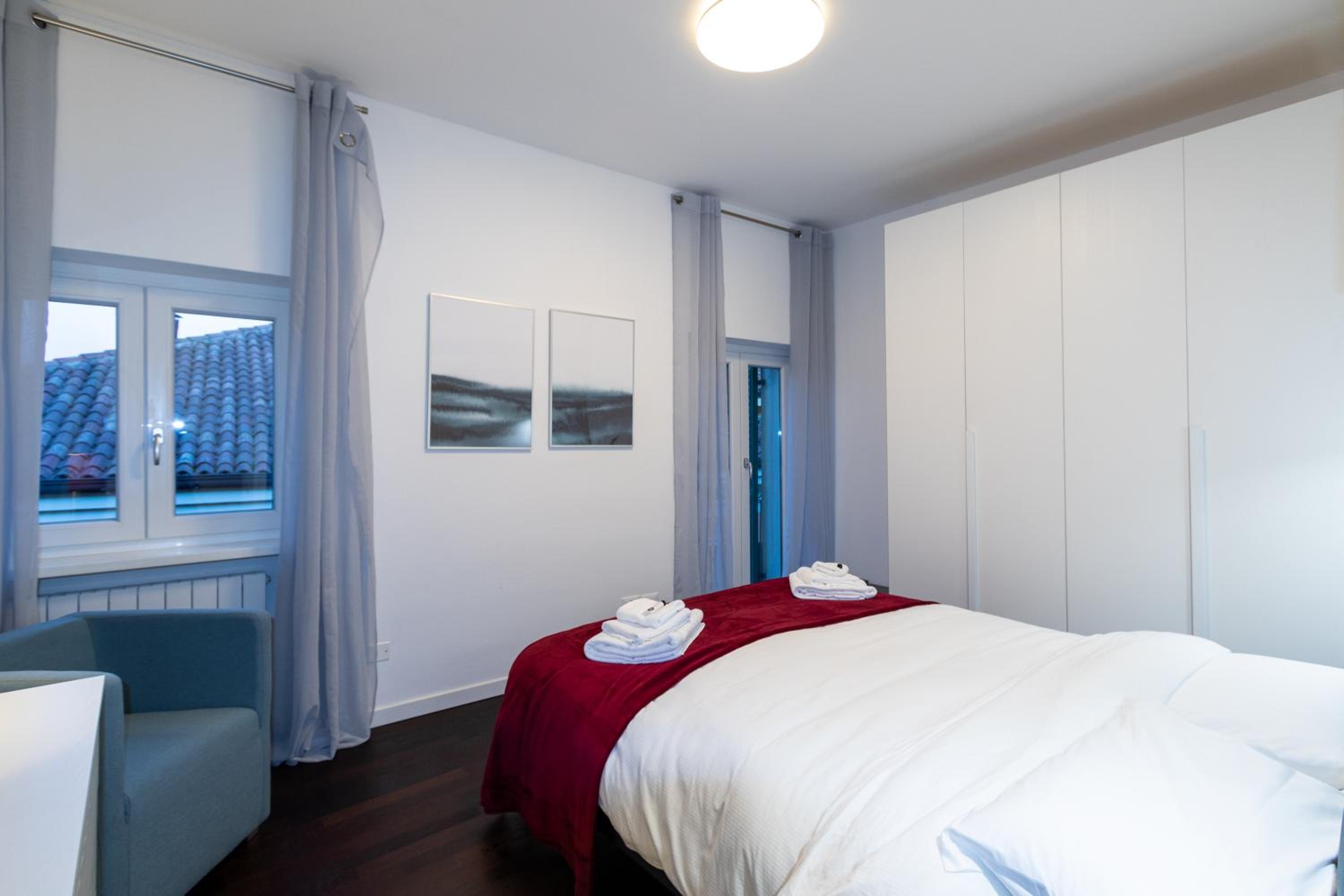 Two-Bedroom Apartment - Photo 12