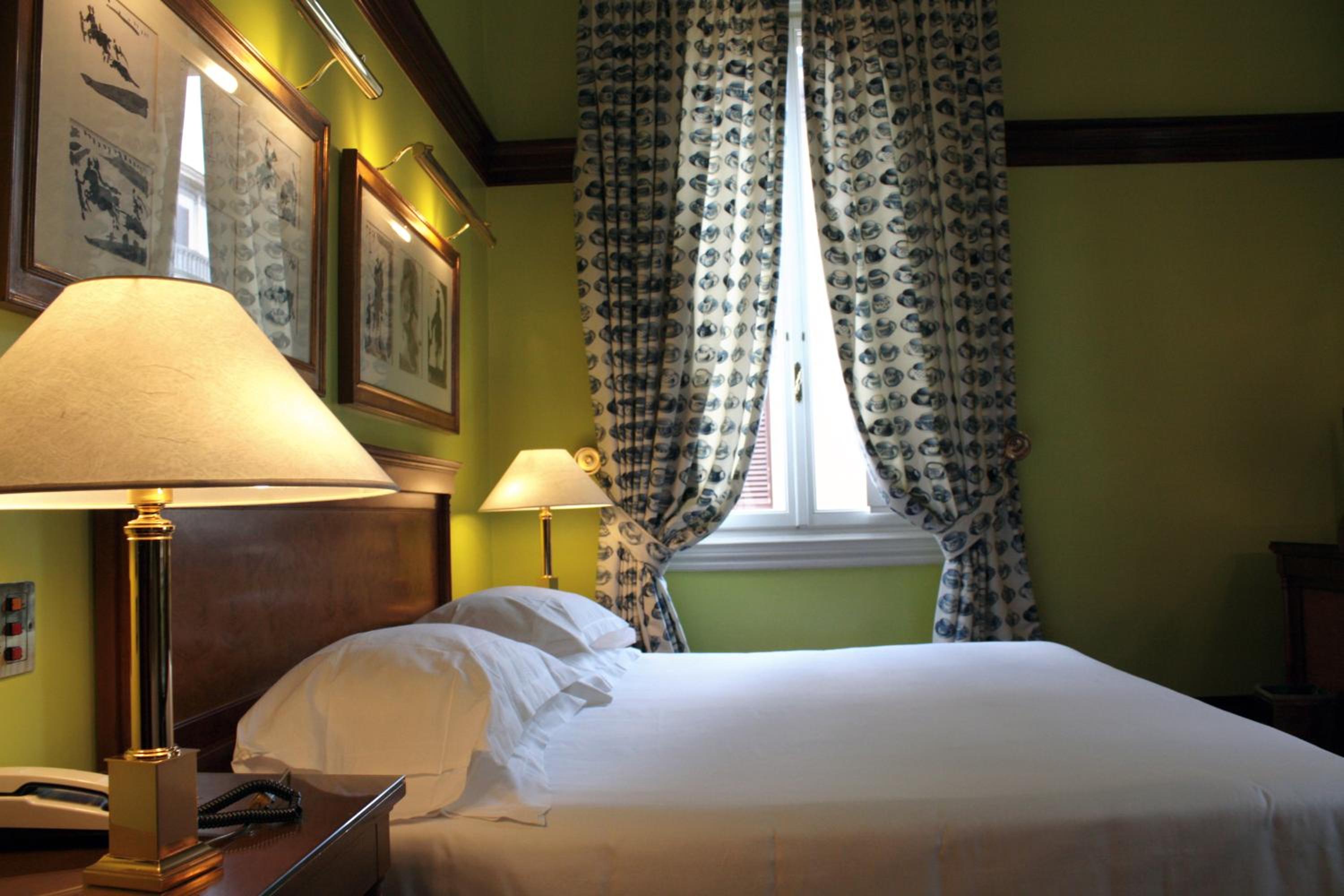 Double Room - Photo 7