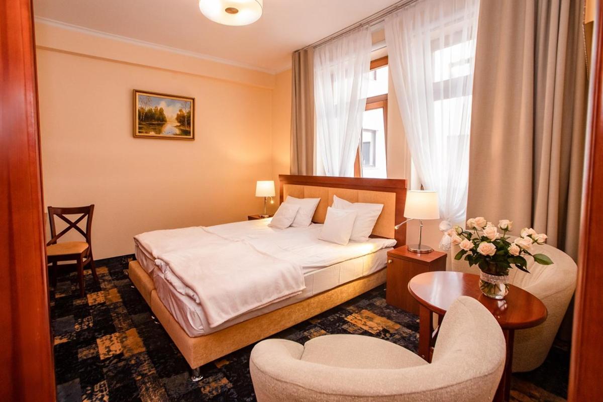 Double Room - Photo 3