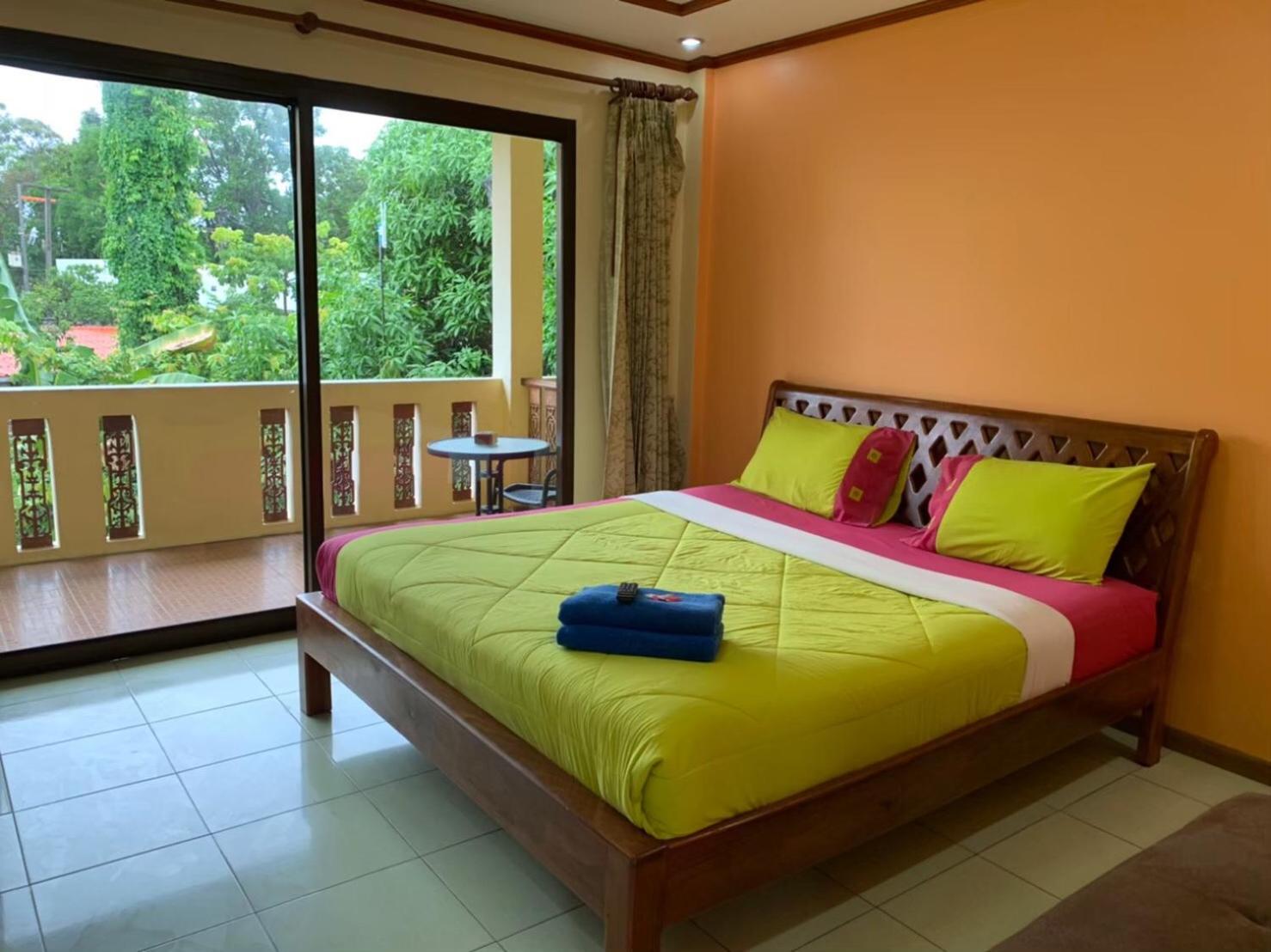 Deluxe King Room - Photo 21