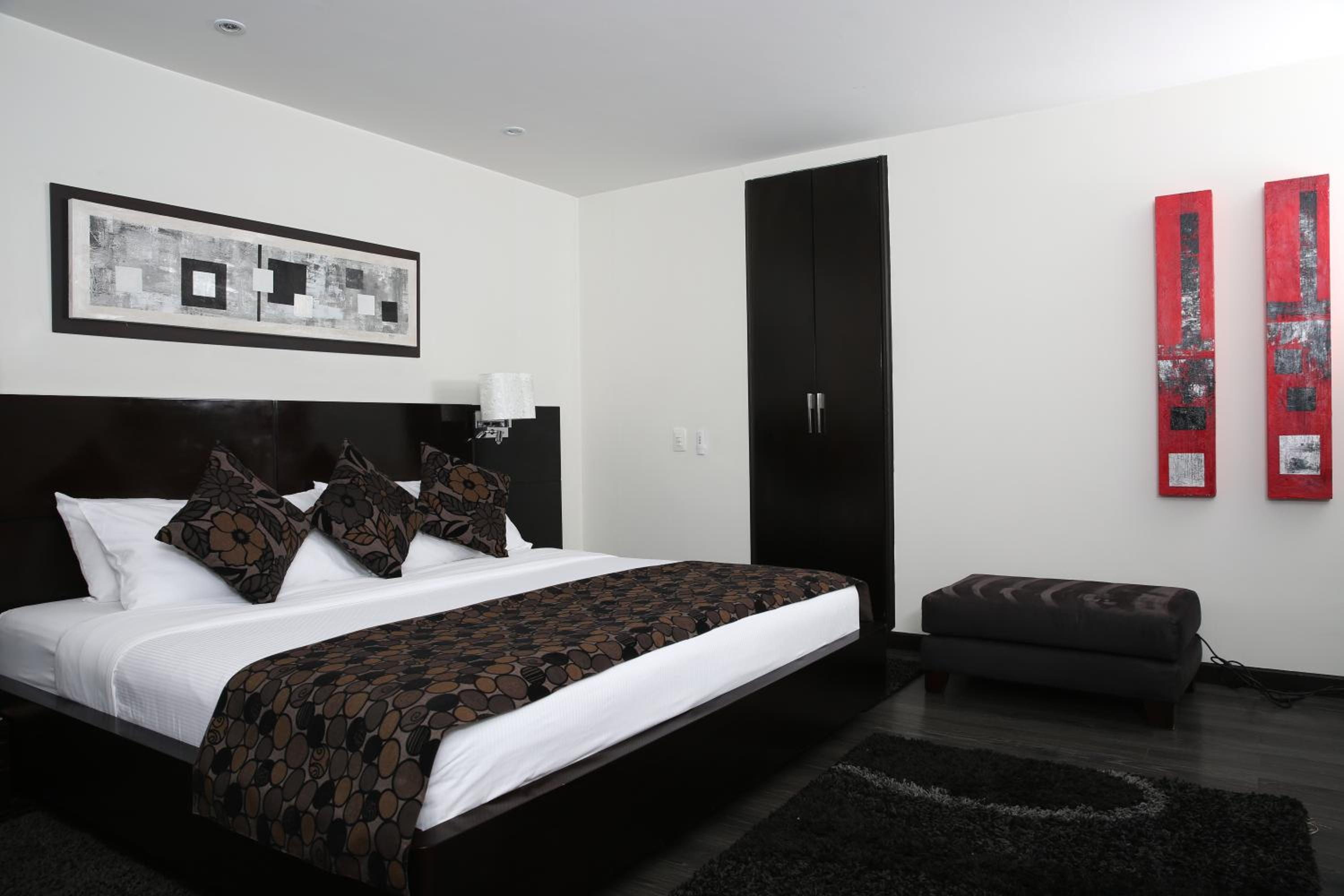 Deluxe Suite with Spa Bath photo 1