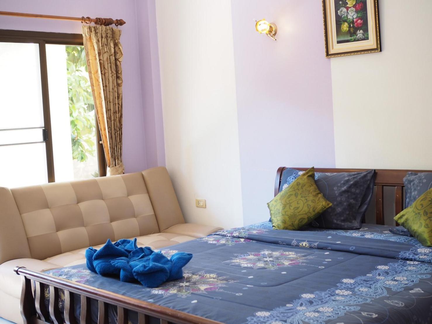 Deluxe King Room - Photo 25