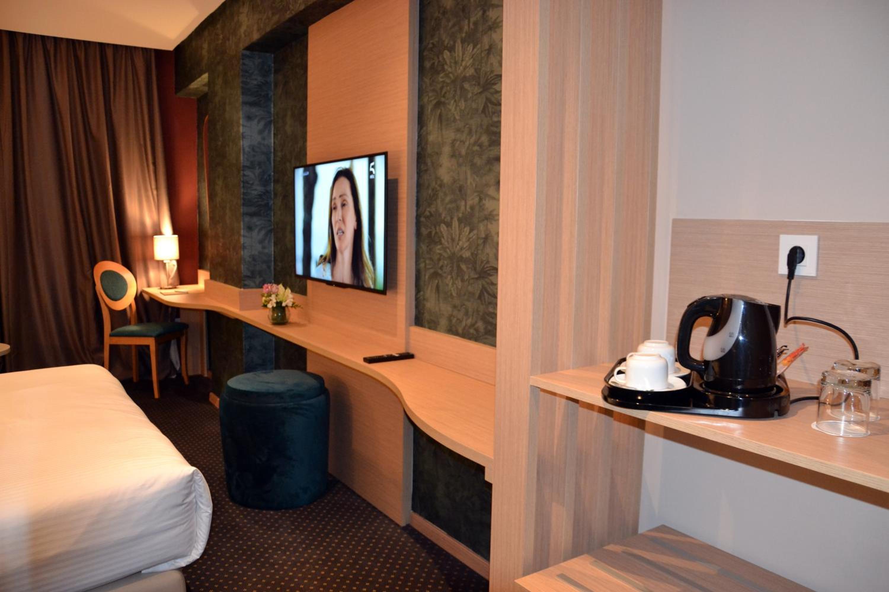 Deluxe Room - Photo 3