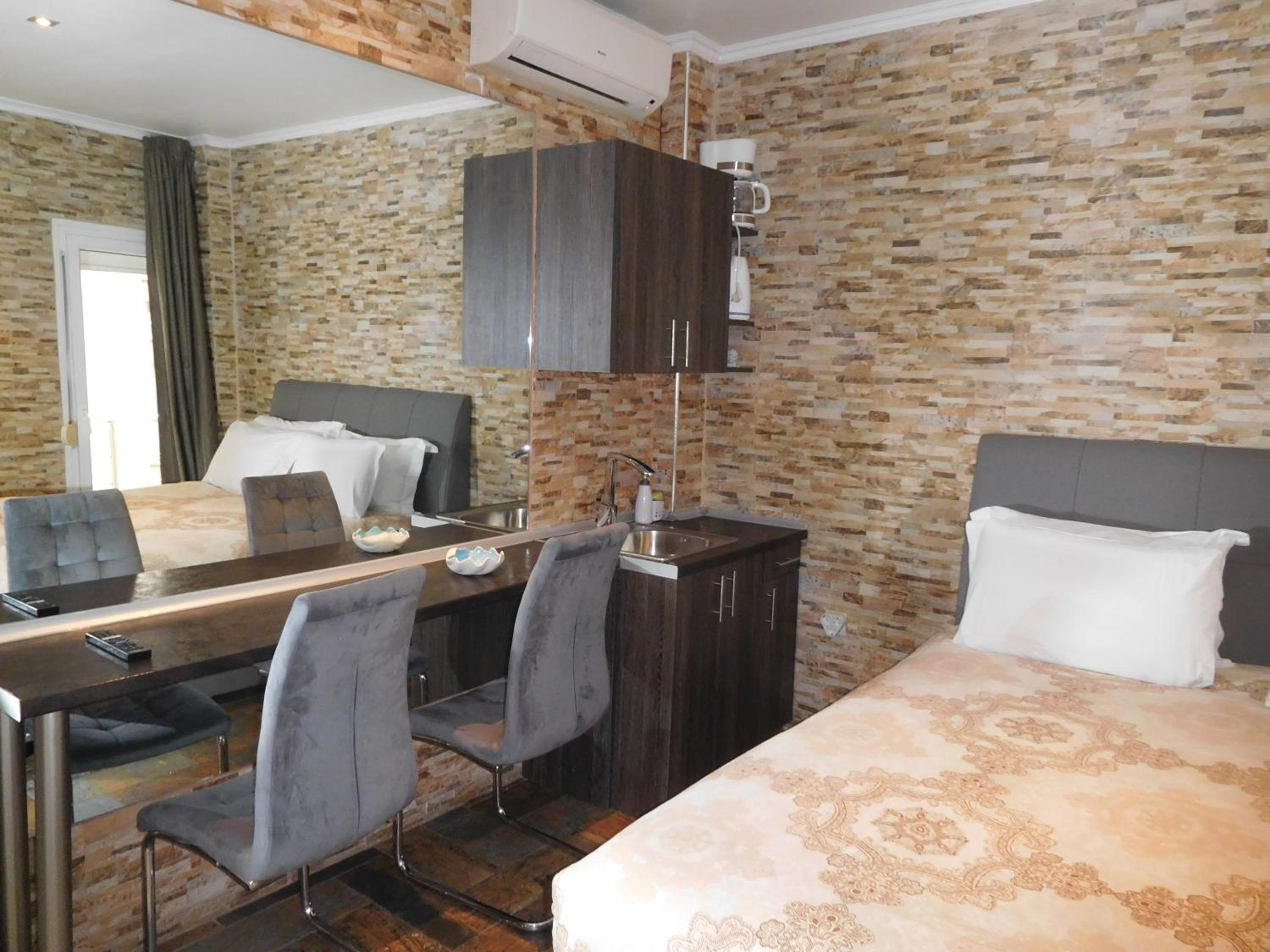 Studio with Spa Bath - Photo 3