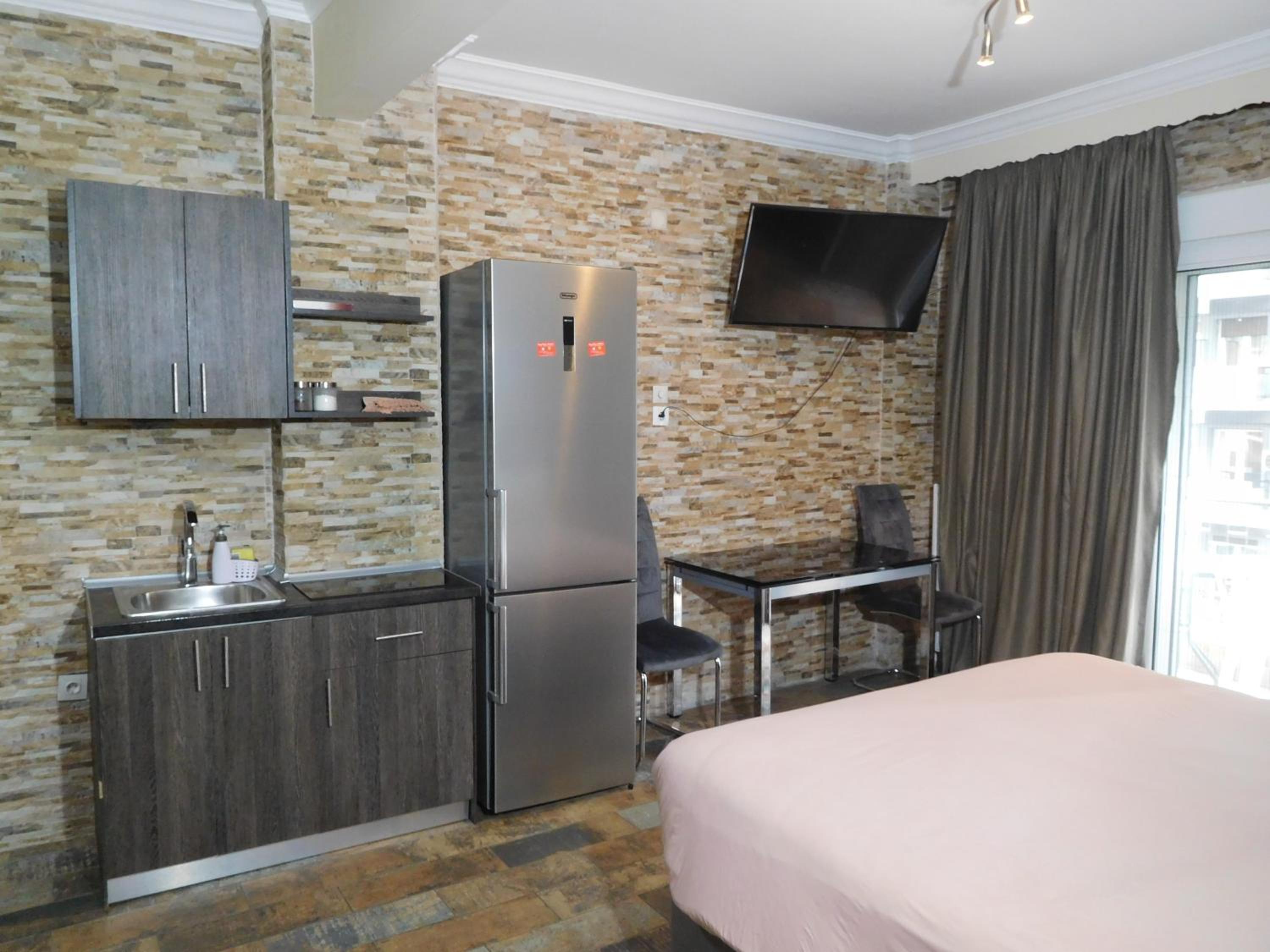 Suite with Spa Bath - Photo 2
