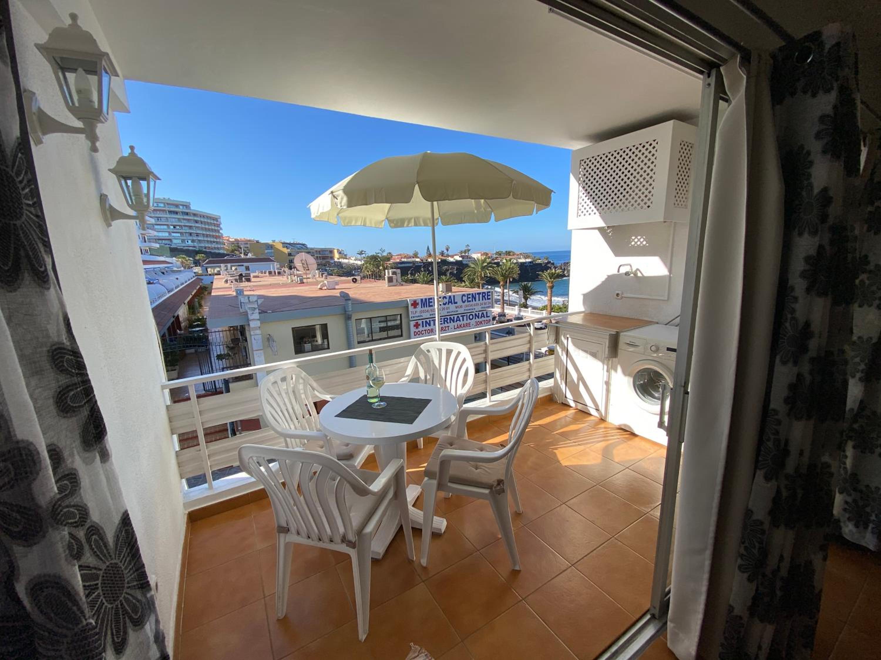Apartment with Sea View thumbnail 6
