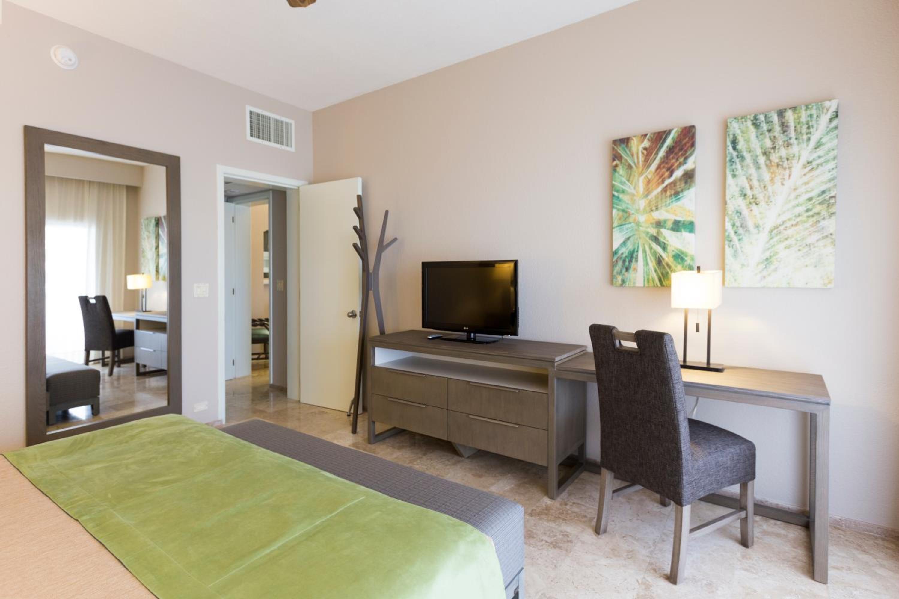Deluxe Two Bedroom Master Suite - Photo 11