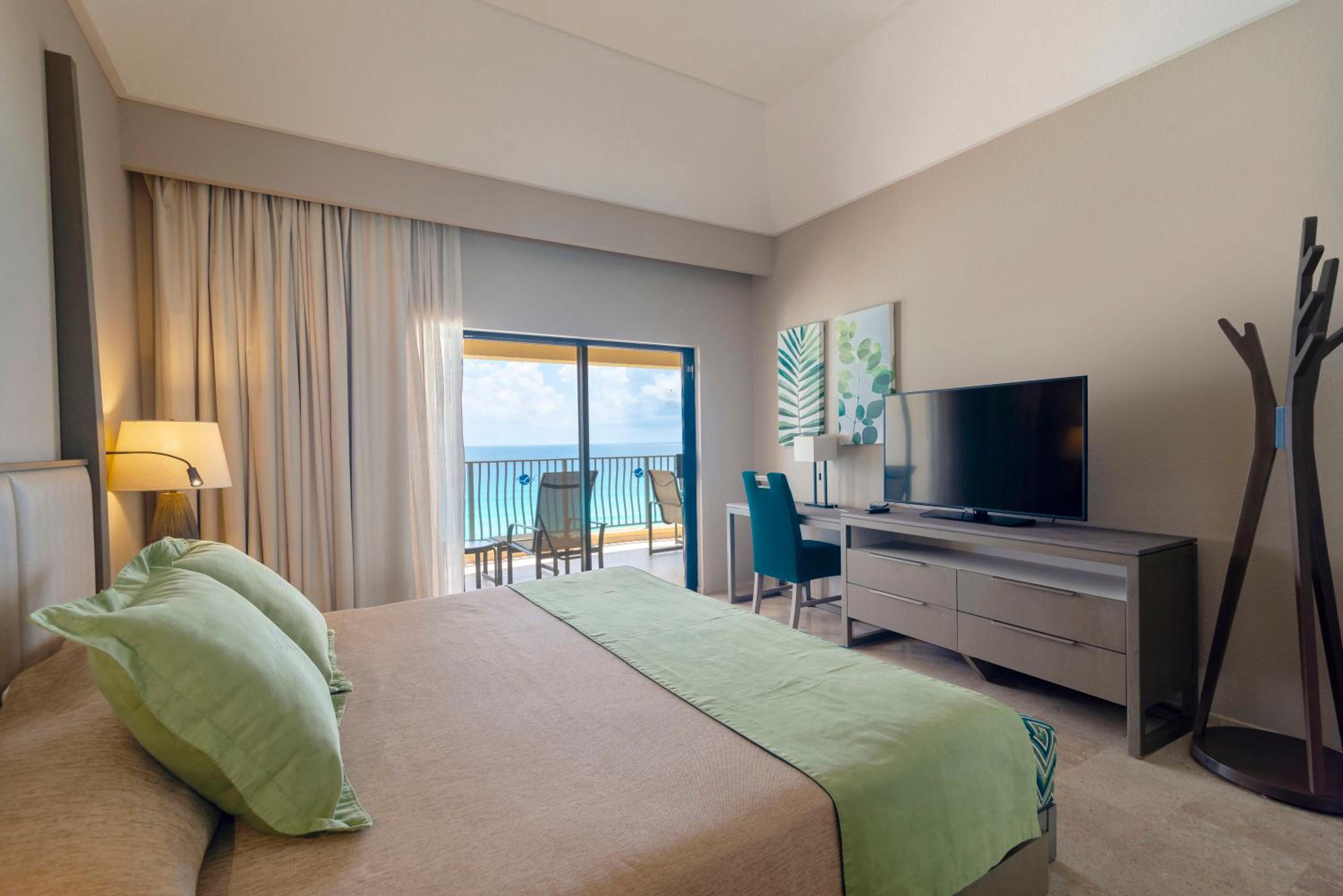 Deluxe One Bedroom Suite Beachfront - Photo 7