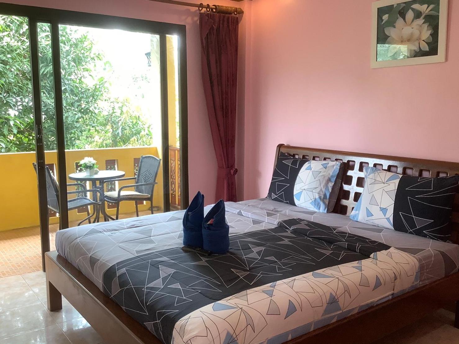 Deluxe King Room - Photo 17