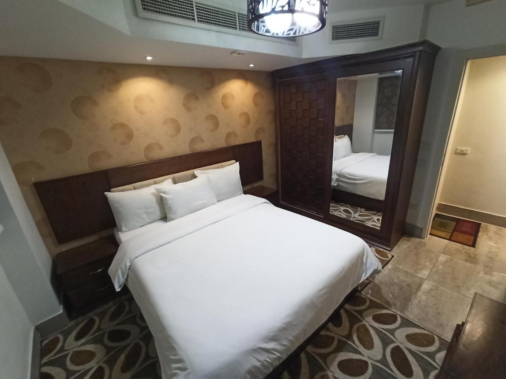 Deluxe Apartment