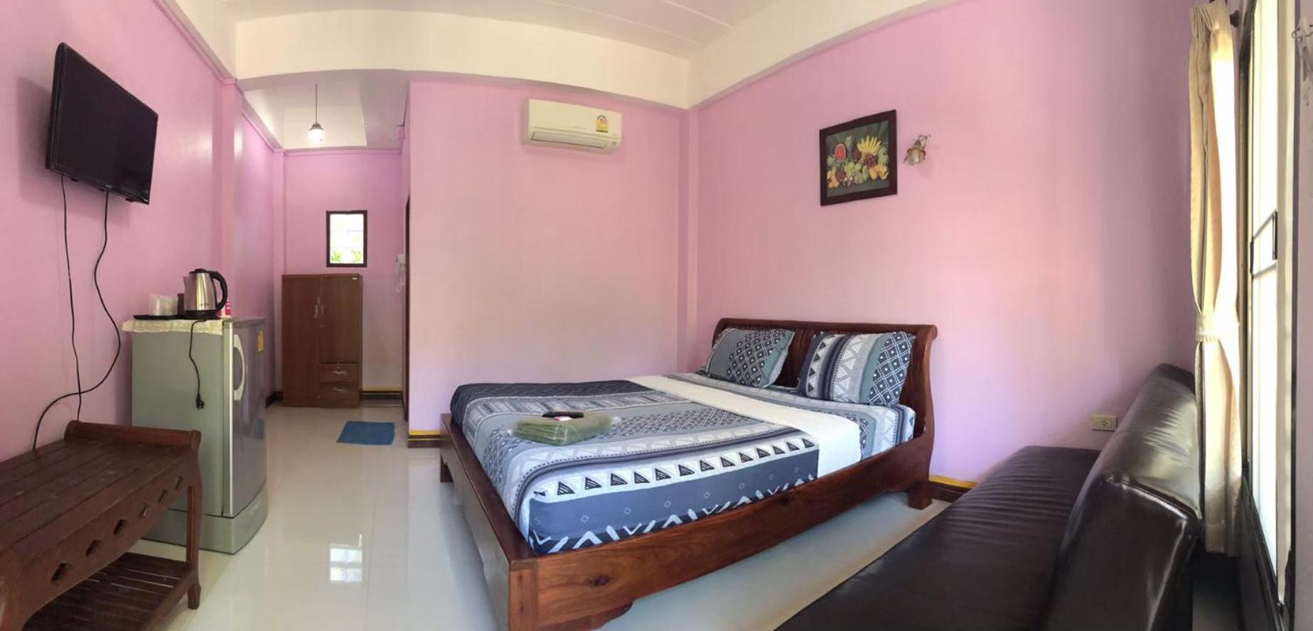 Deluxe King Room - Photo 16