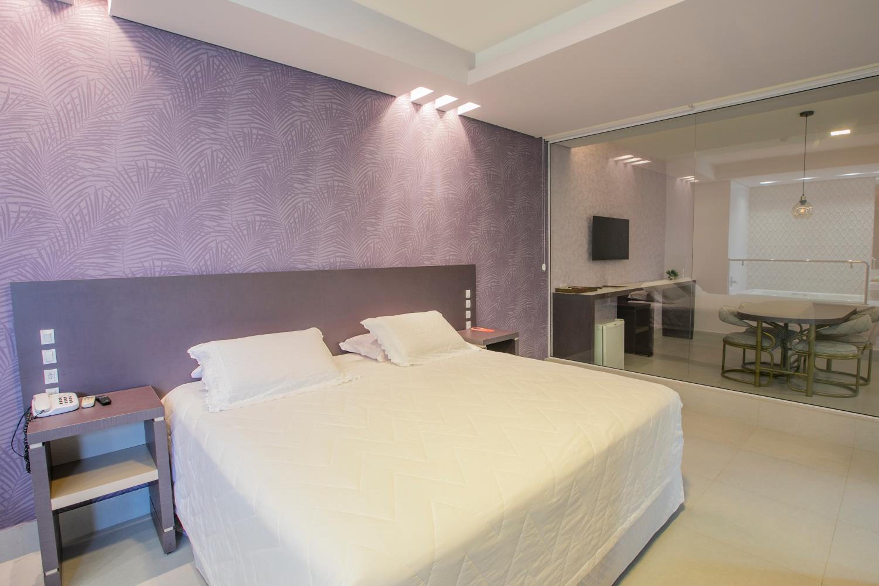 King Suite with Spa Bath photo 3