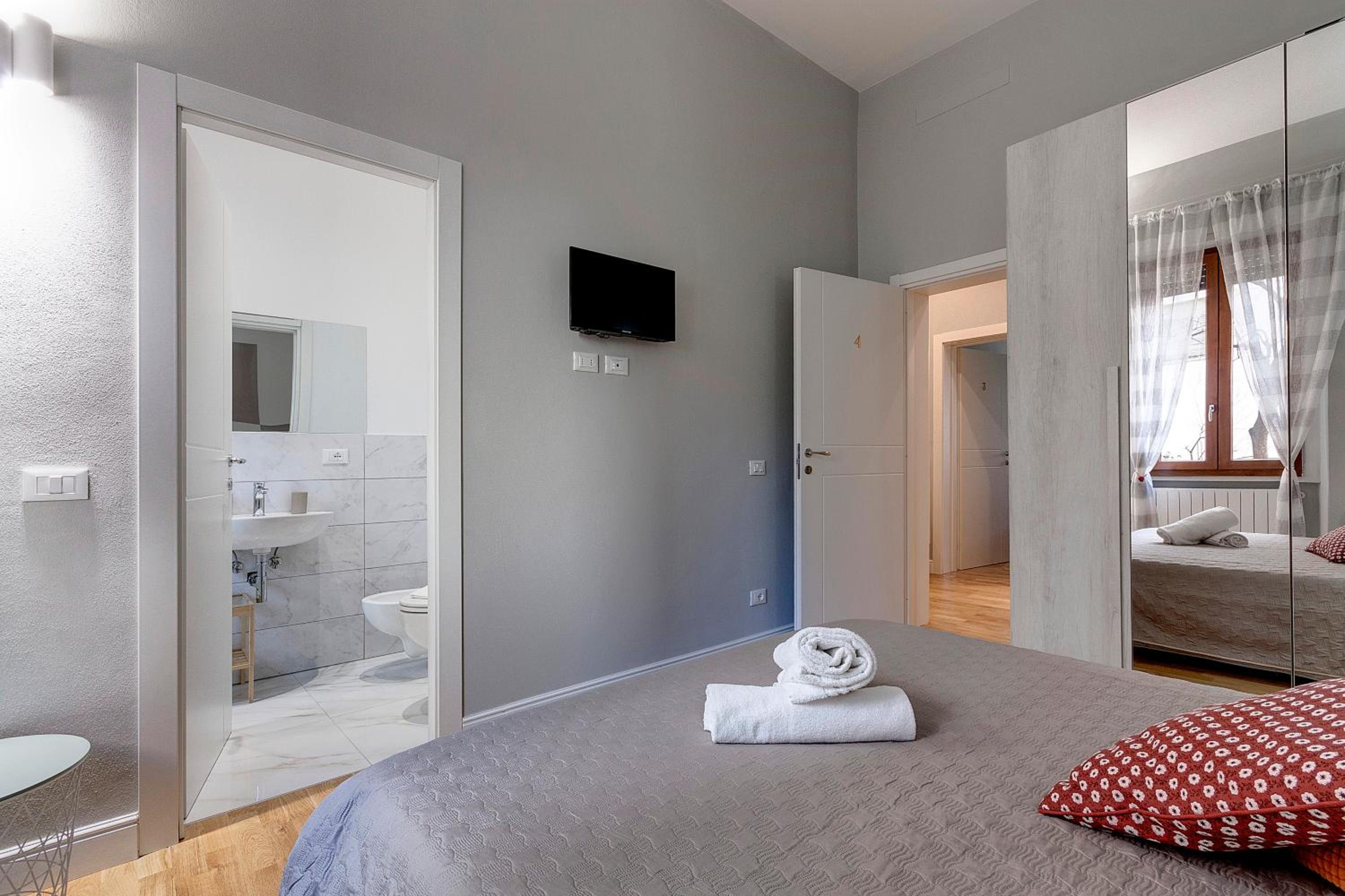 Double Room with Private Bathroom photo 3