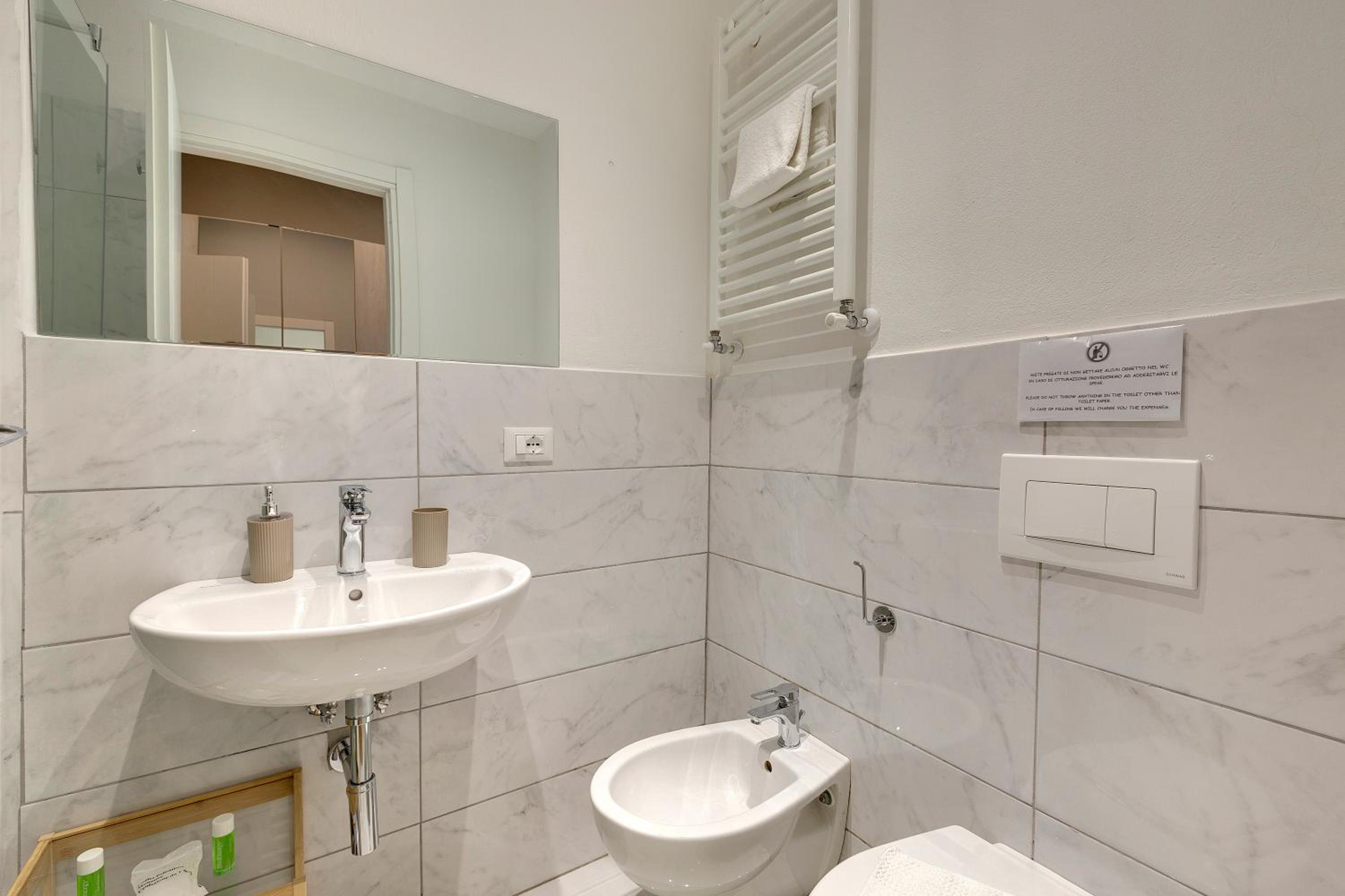 Double Room with Balcony photo 2