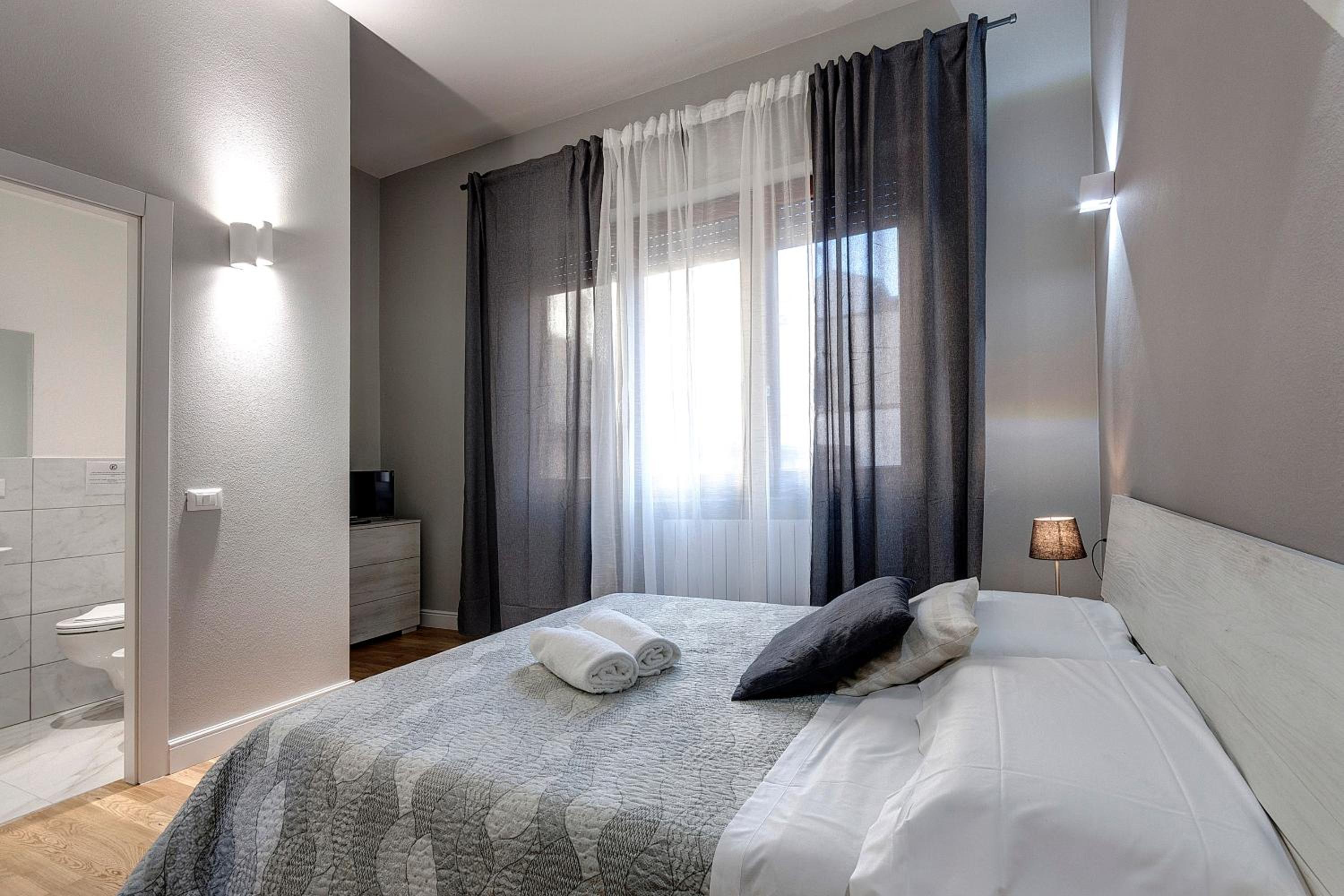 Double Room with Private Bathroom photo 2