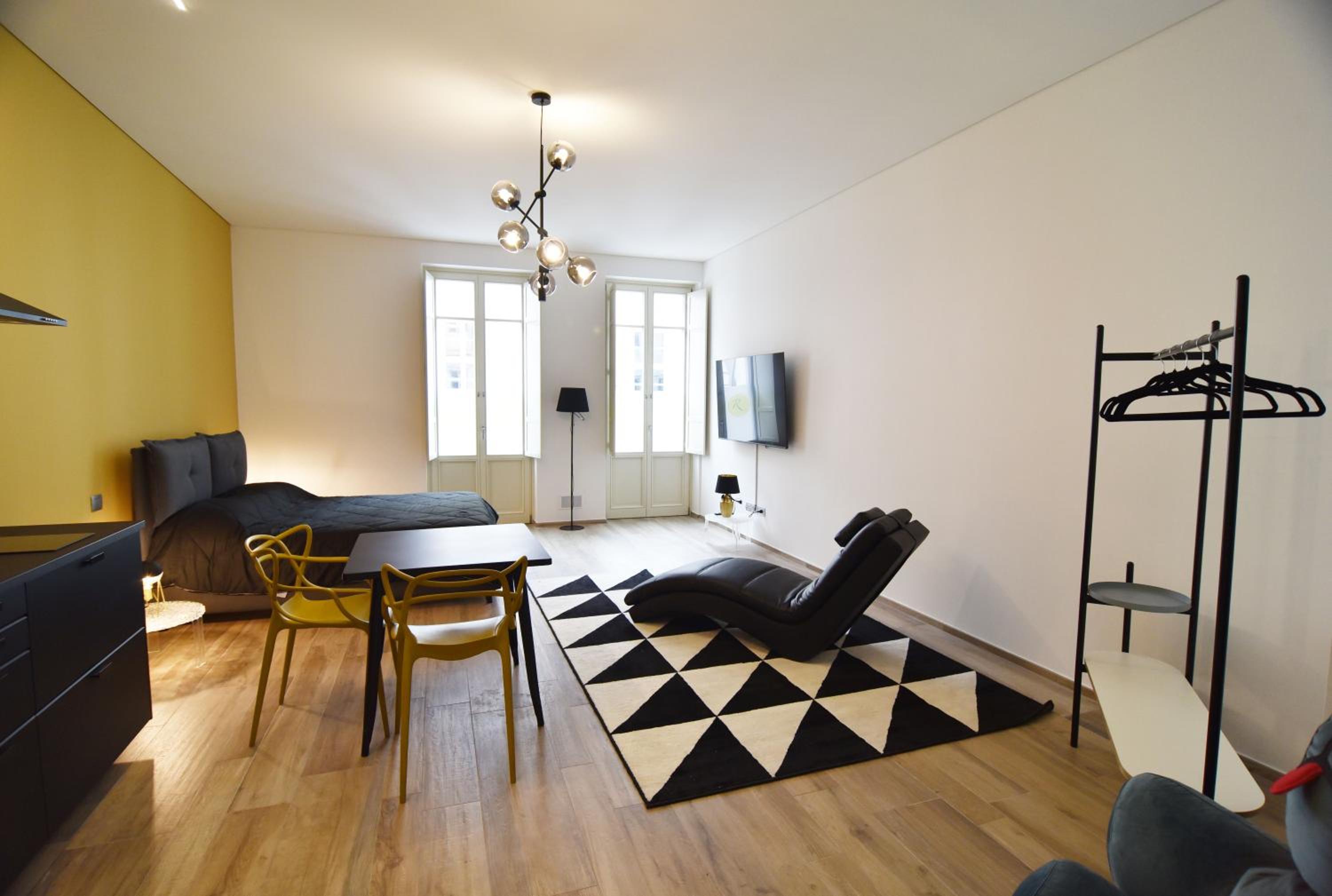 One-Bedroom Apartment photo 2