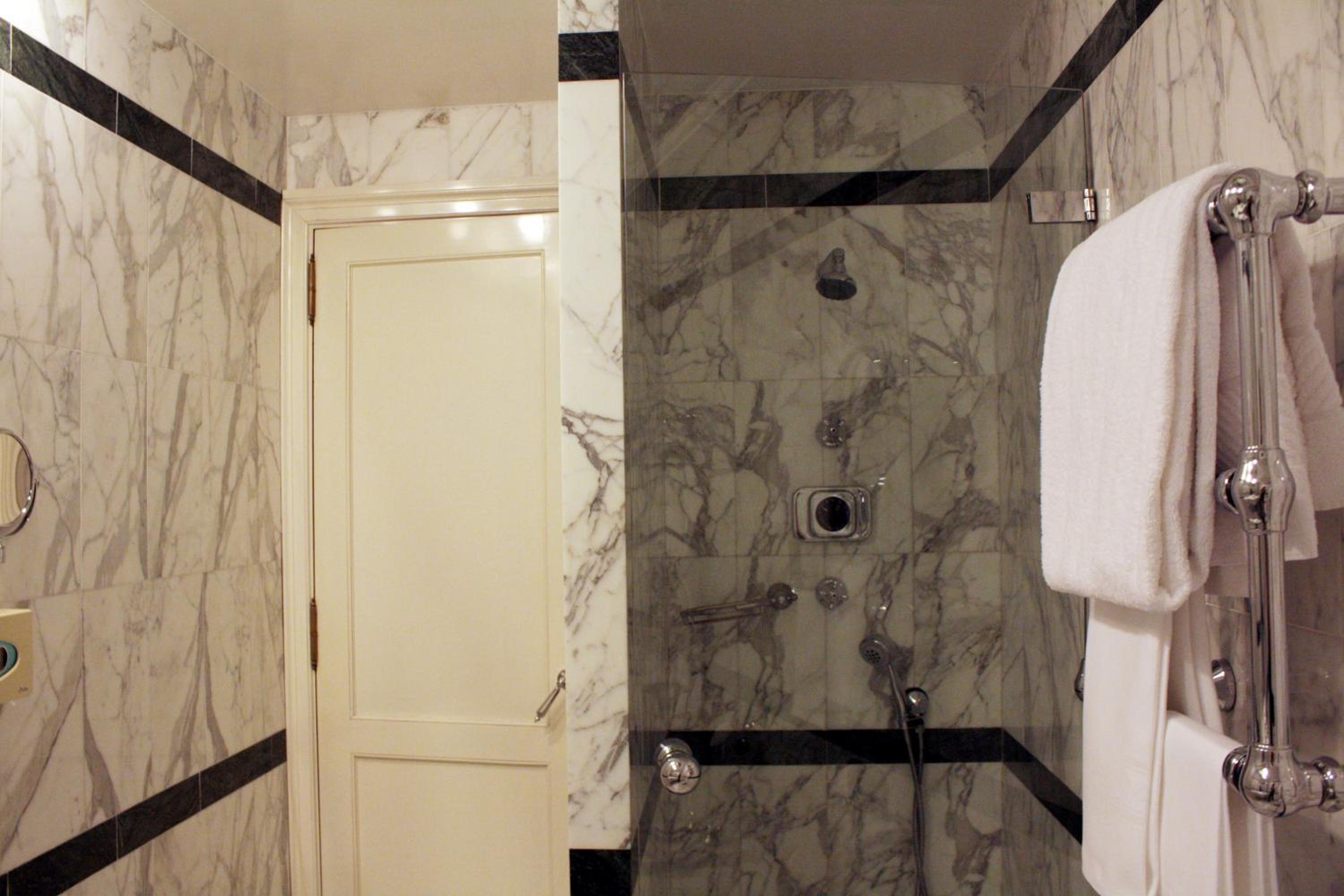 Deluxe Double Room - Photo 8