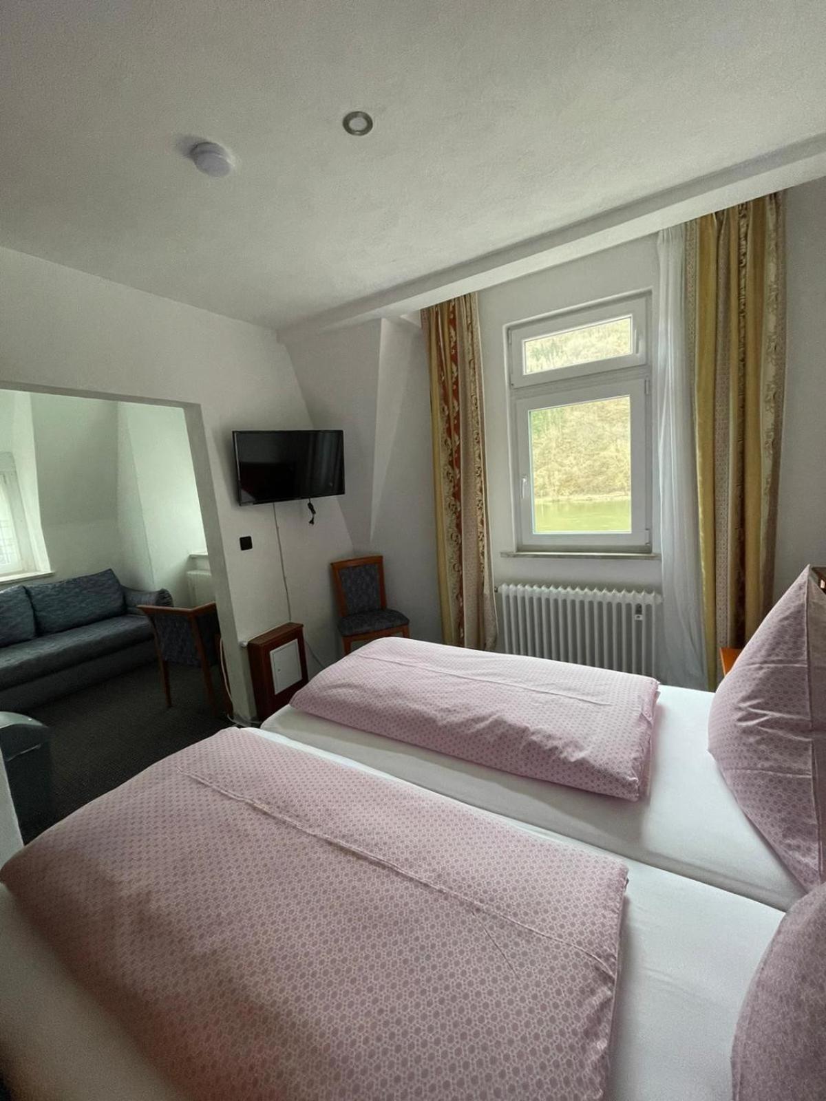 Double Room with Private Bathroom photo 1