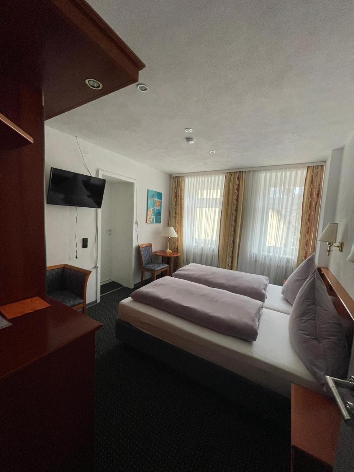 Double Room with Private Bathroom photo 2
