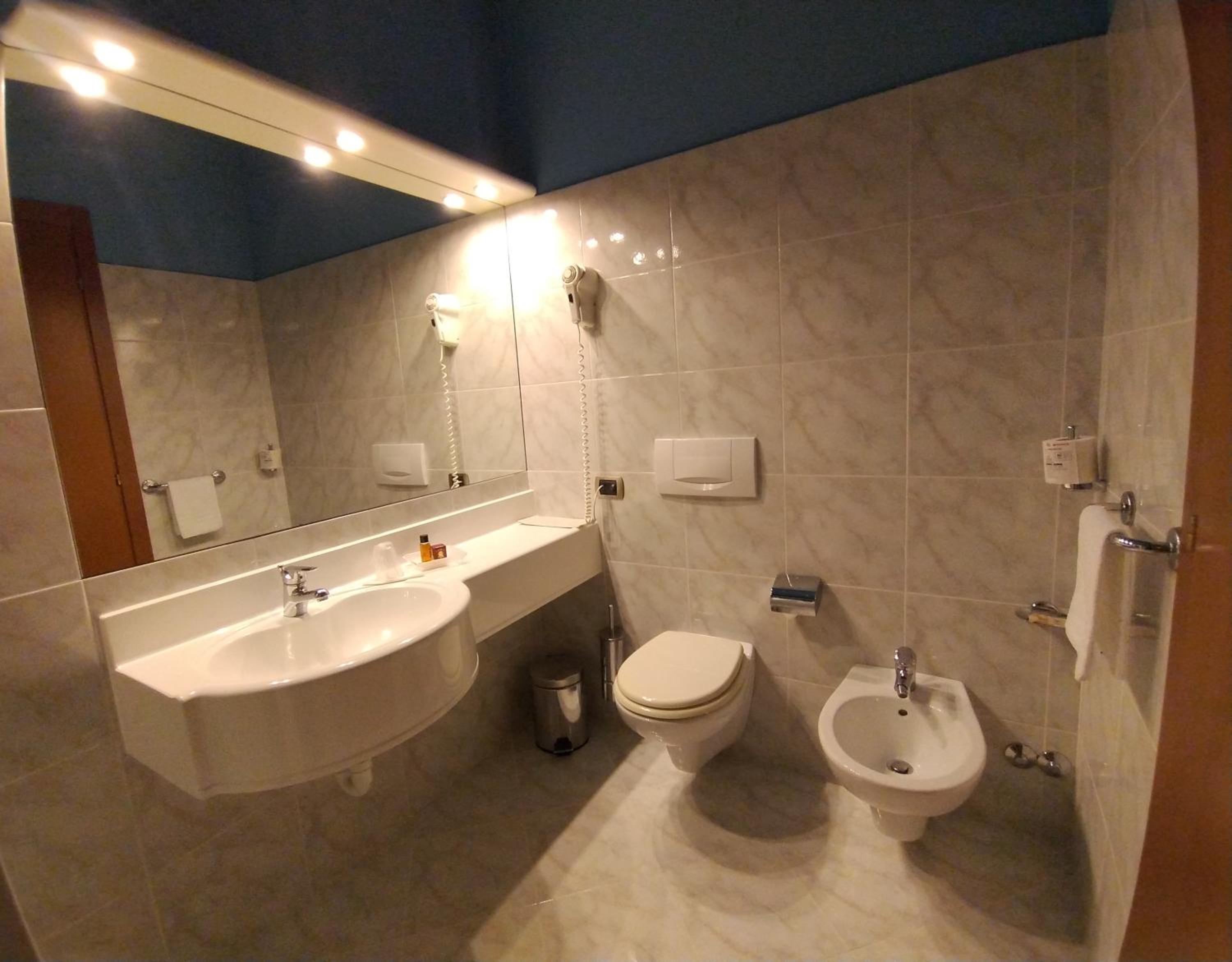 Comfort Triple Room