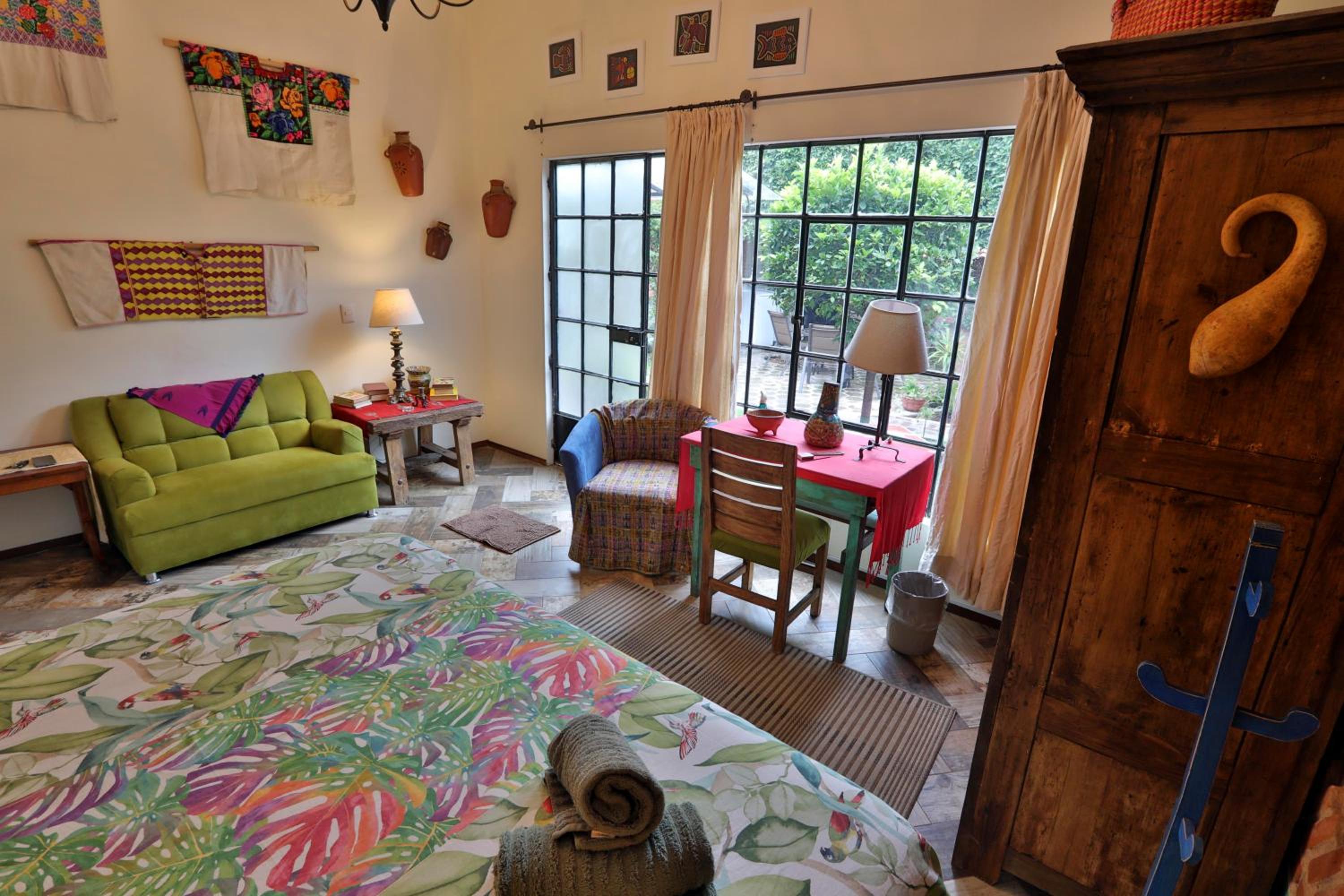 Apartment with Terrace - Photo 5