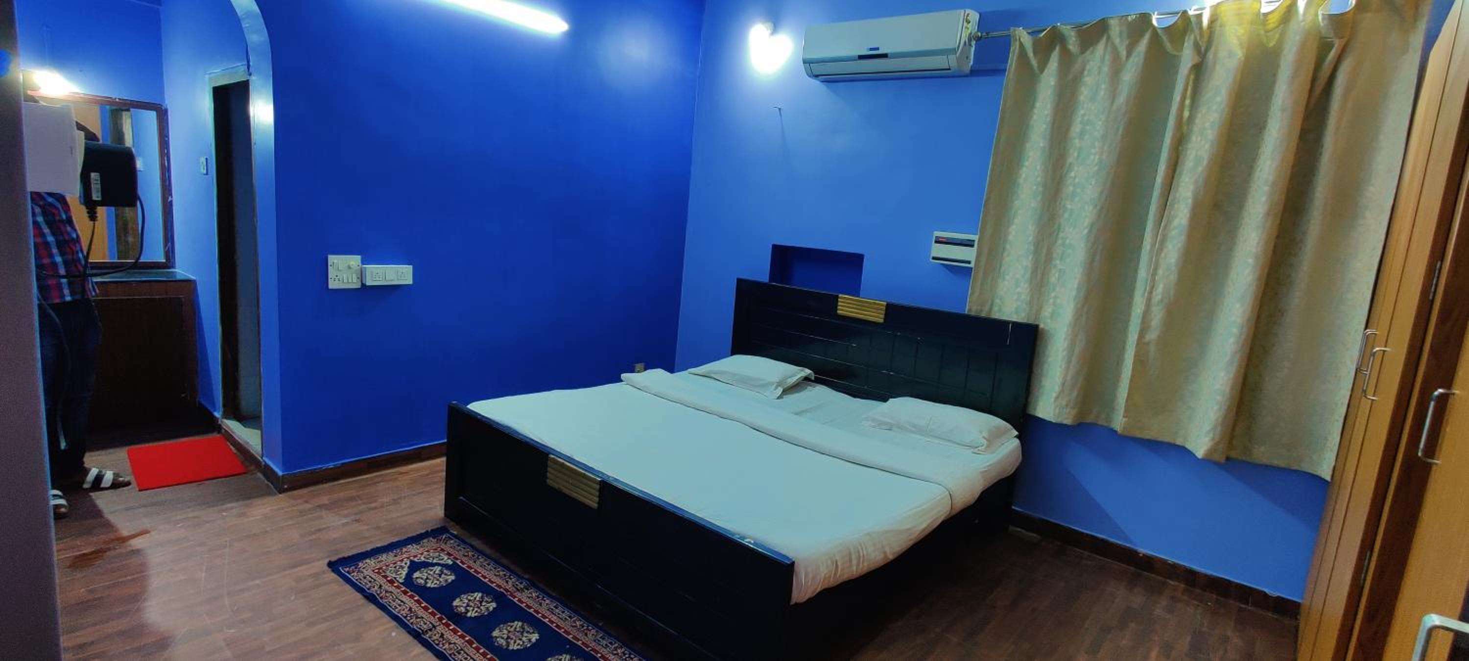 One-Bedroom House photo 1