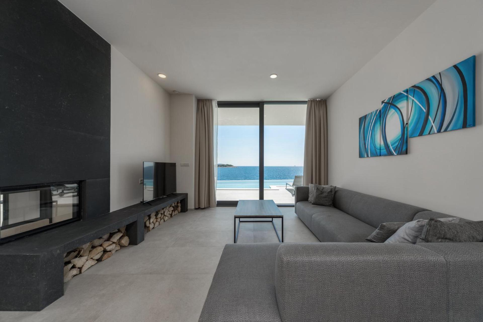 Villa - Beach Front