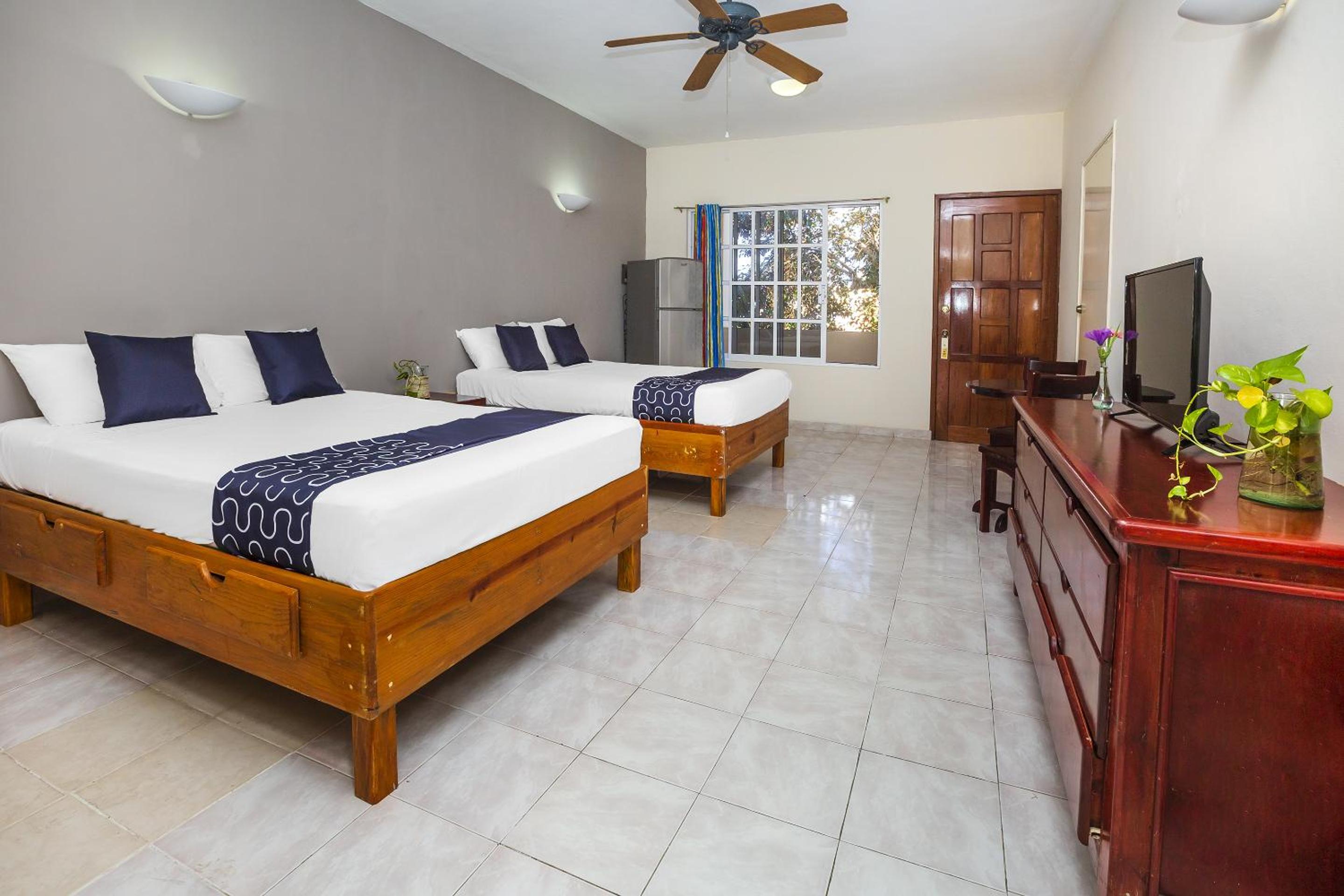 Standard Double Room with Two Double Beds - Photo 6