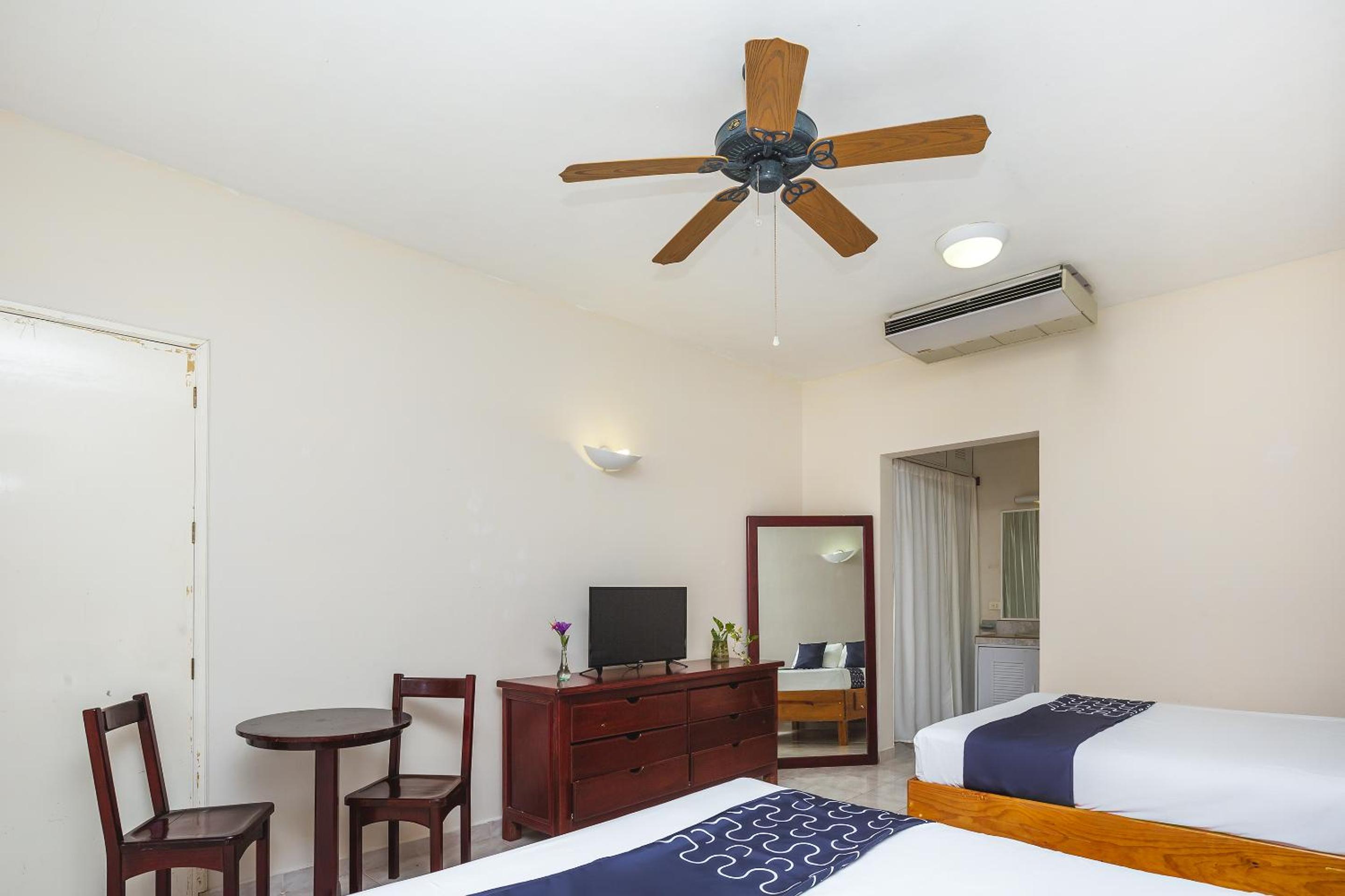 Standard Double Room with Two Double Beds - Photo 7