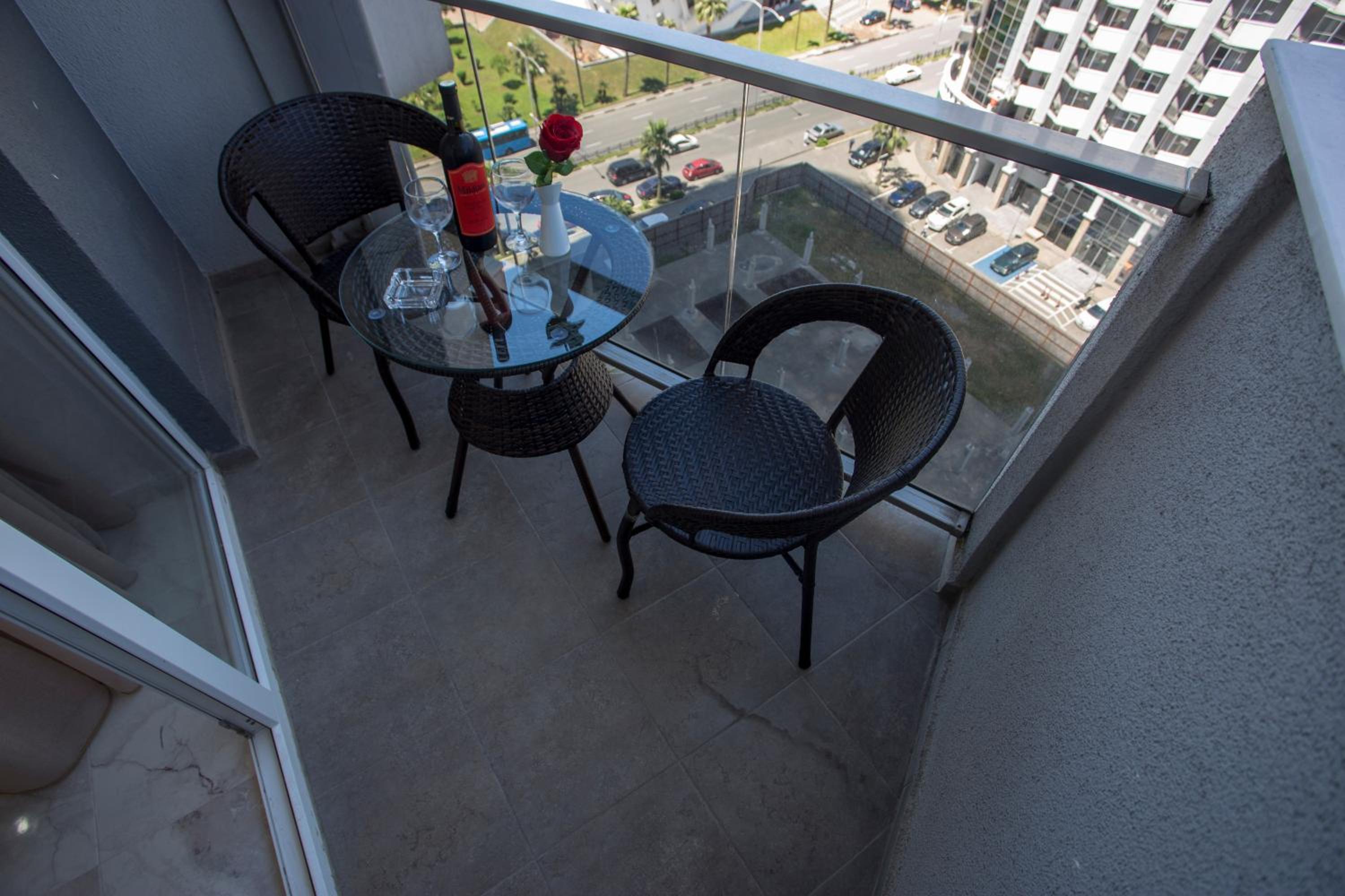 Superior Suite with Sea View - Photo 12