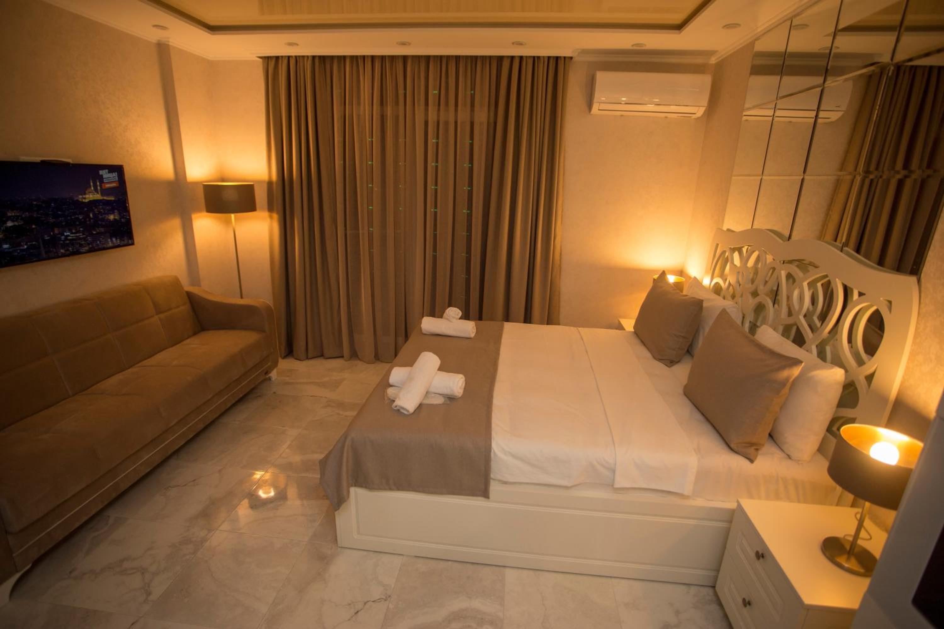 Superior Suite with Sea View - Photo 16