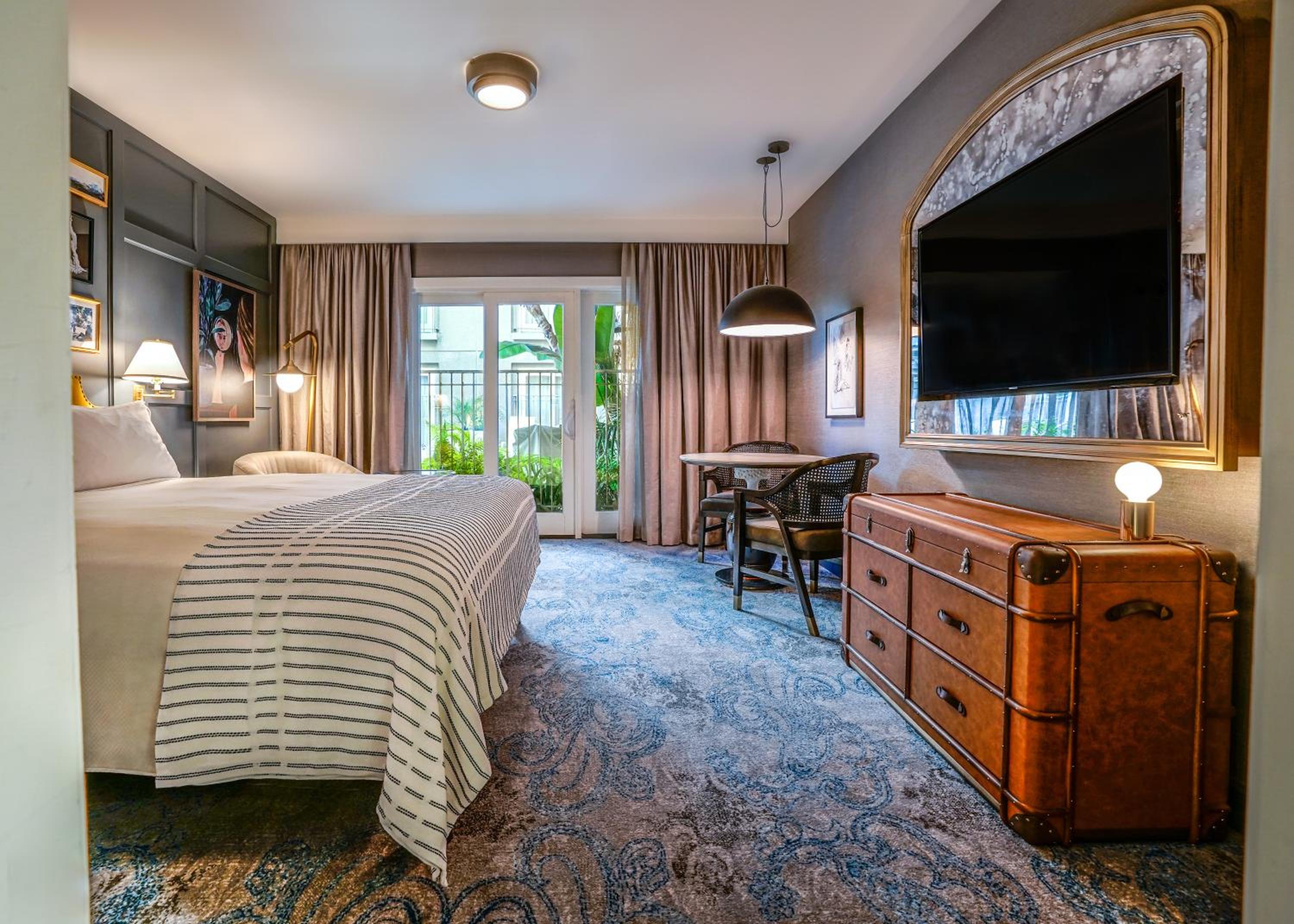 King Room with Pool View
