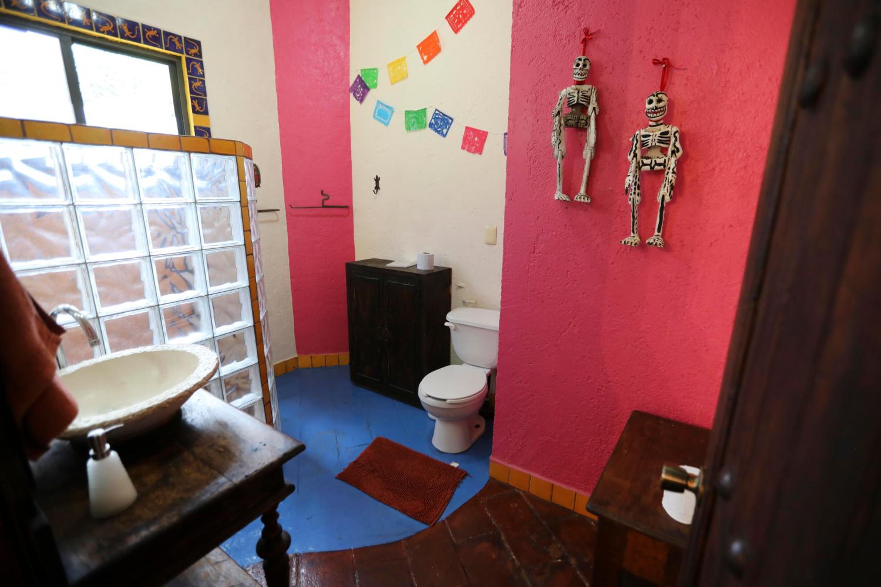 Apartment with Terrace - Photo 13