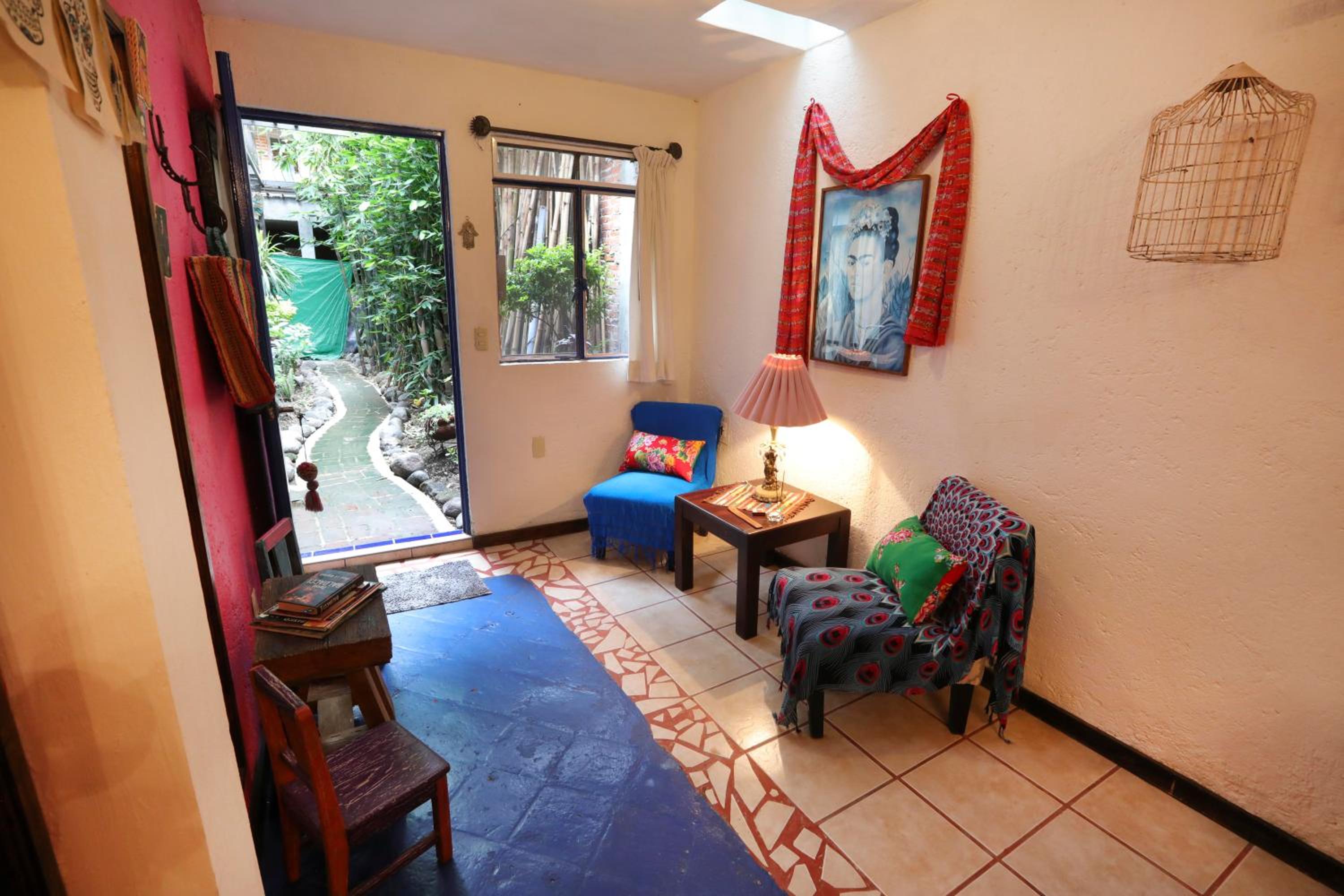 Apartment with Terrace - Photo 12