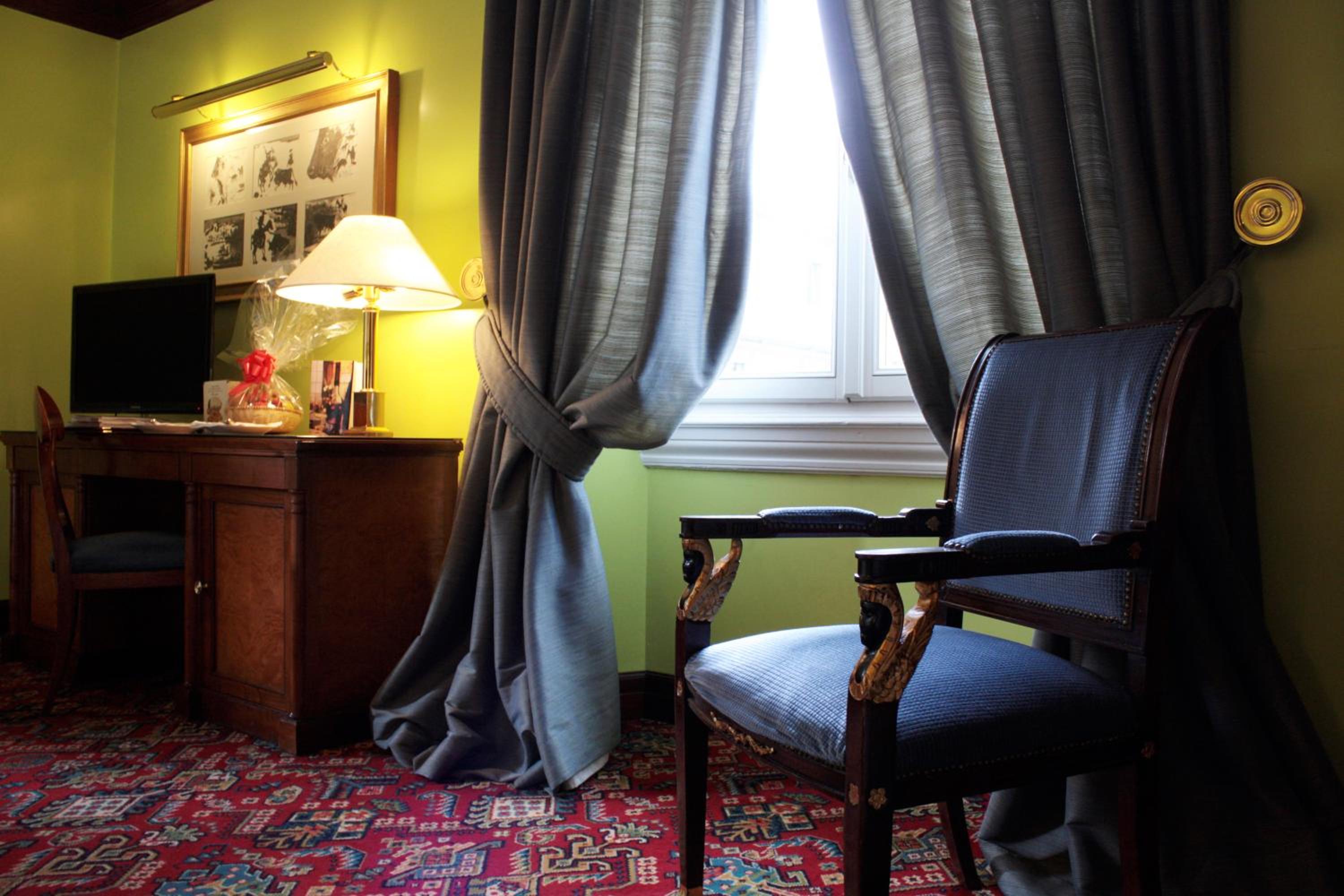Deluxe Double Room - Photo 7