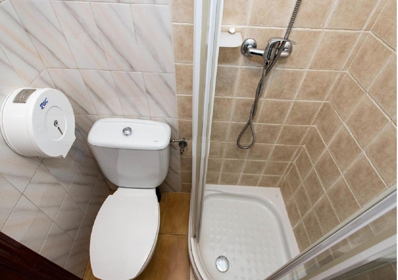 Standard Single Room with Shared Bathroom photo 2