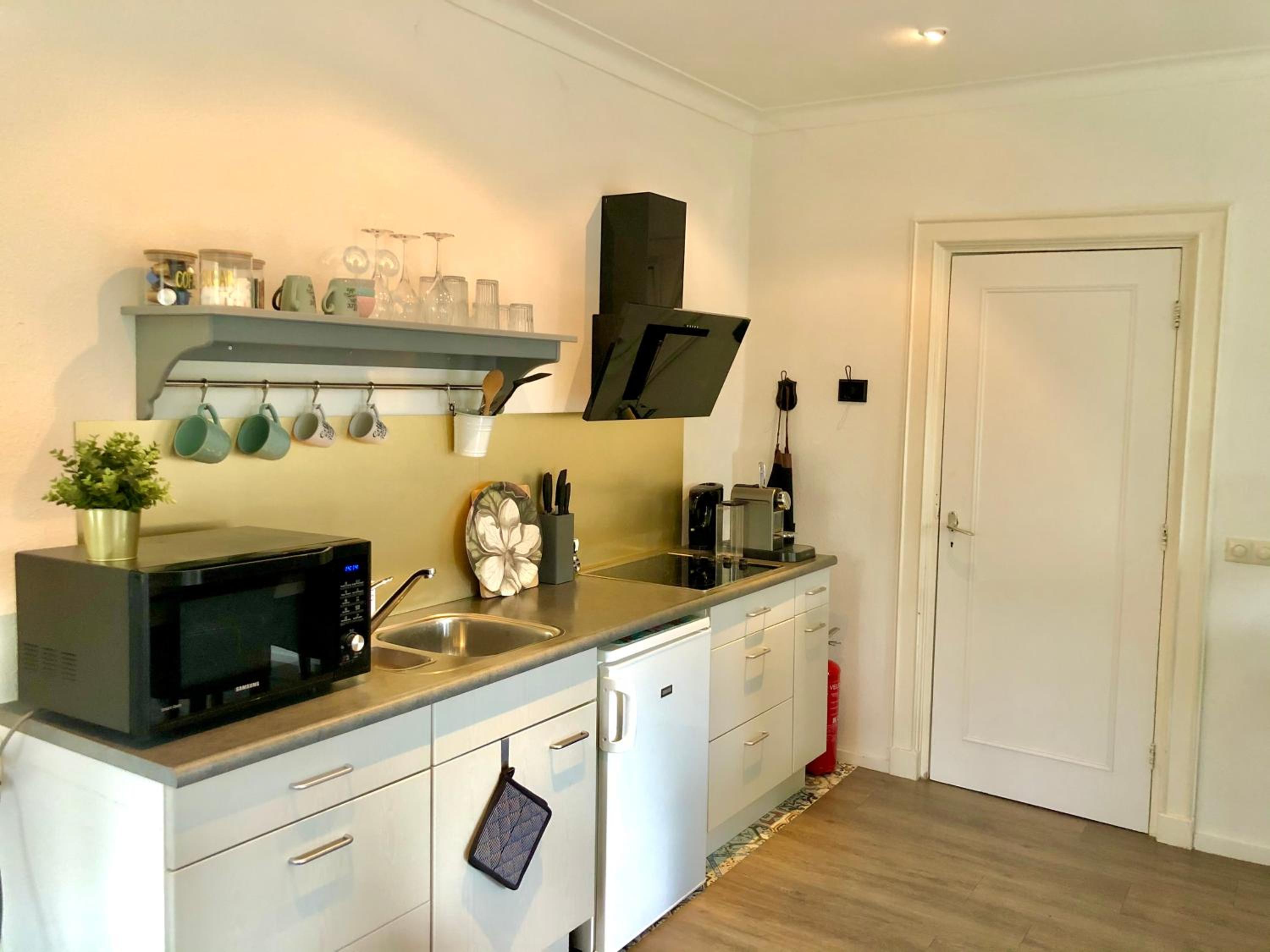Deluxe Apartment with Balcony - Photo 29