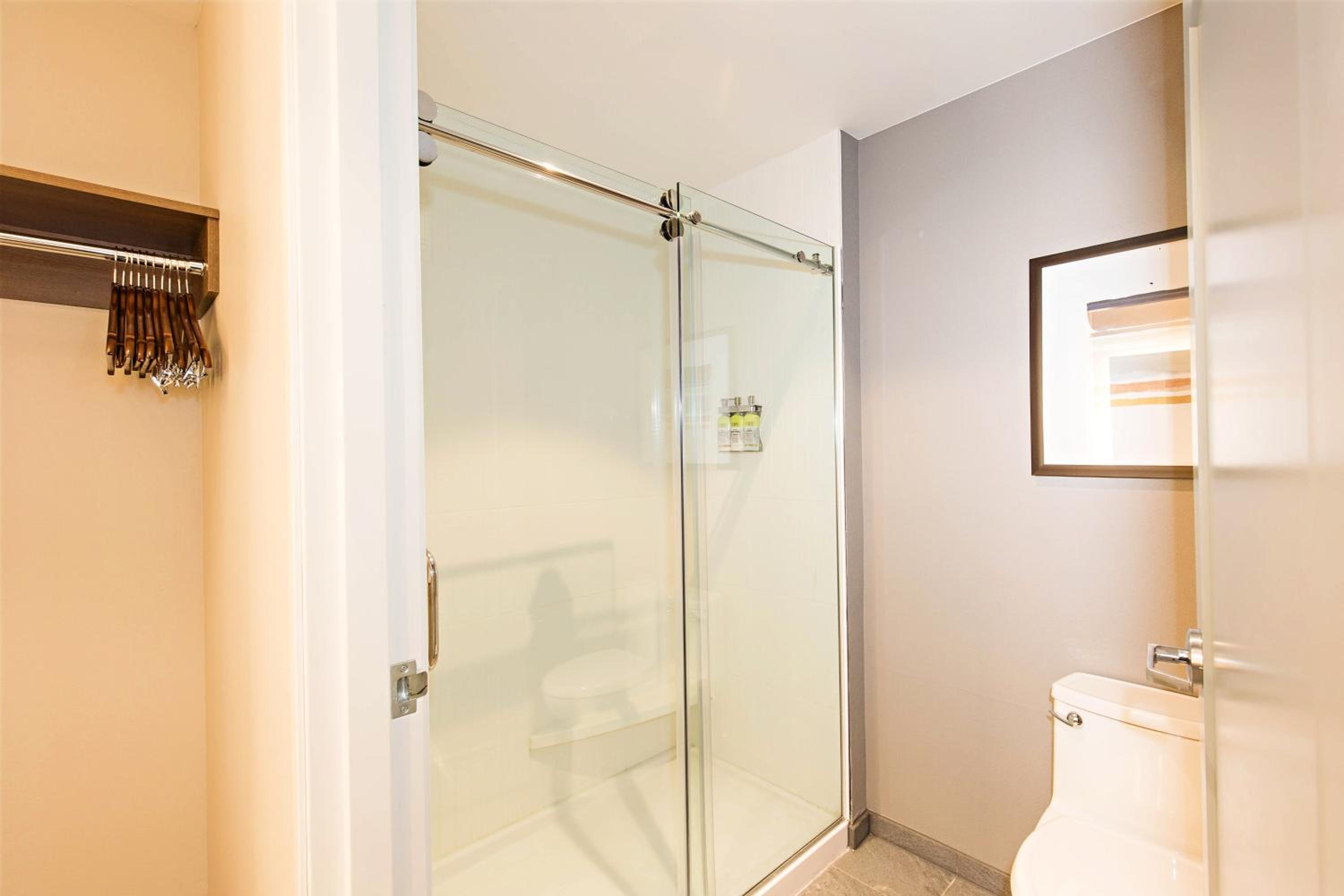 King Studio Suite - Photo 2
