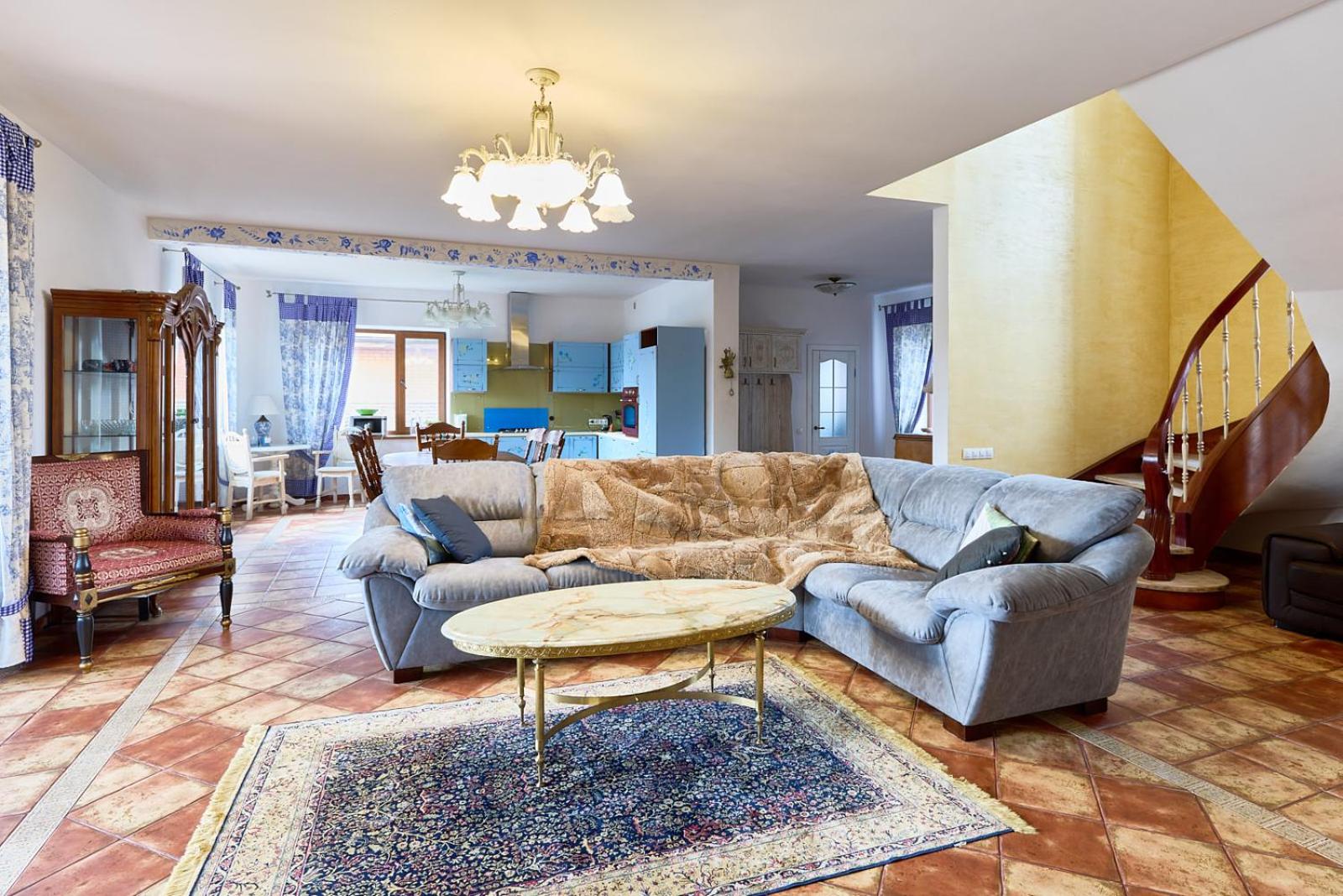Villa photo 1