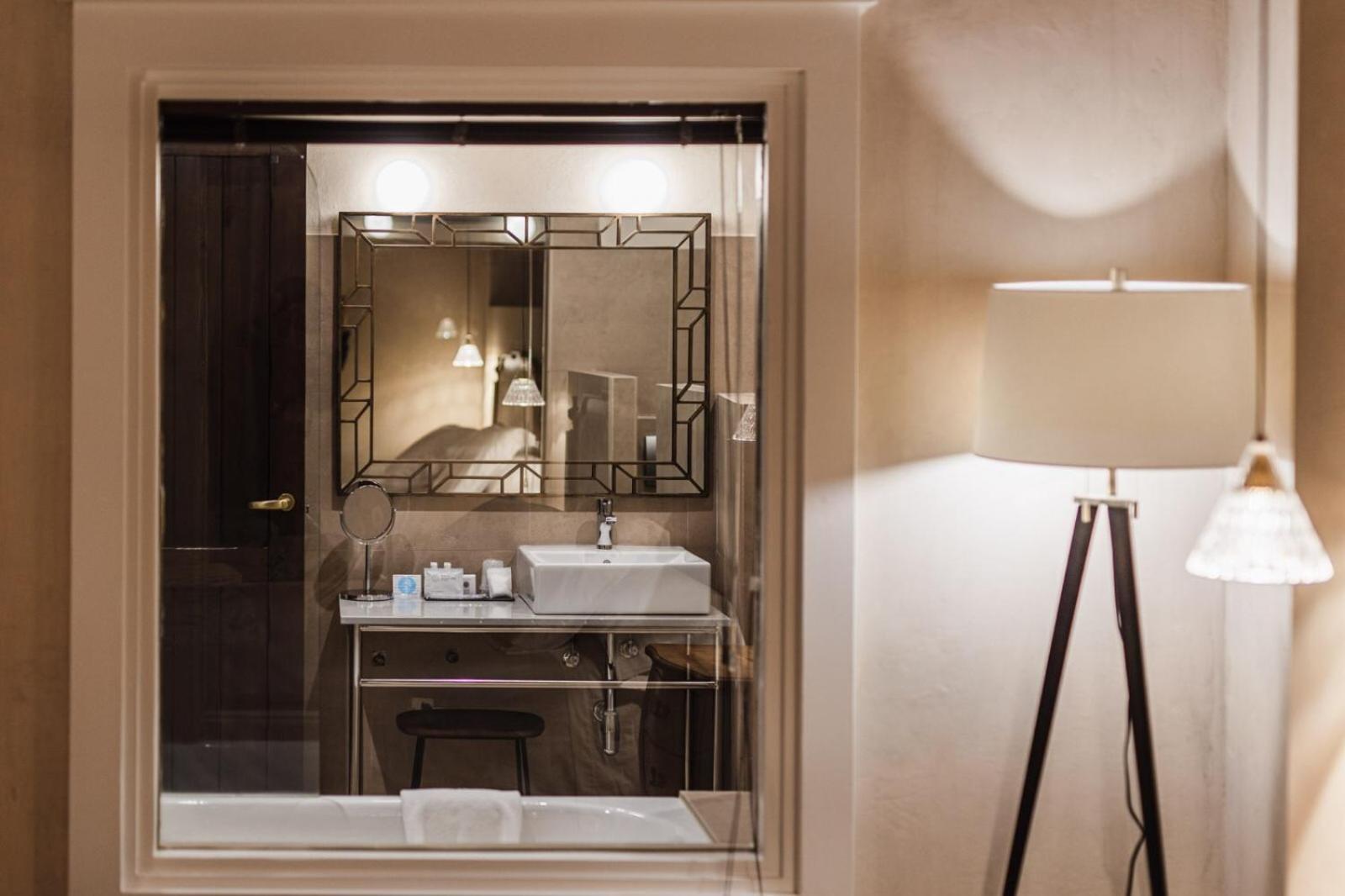 Standard Double Room - Photo 10