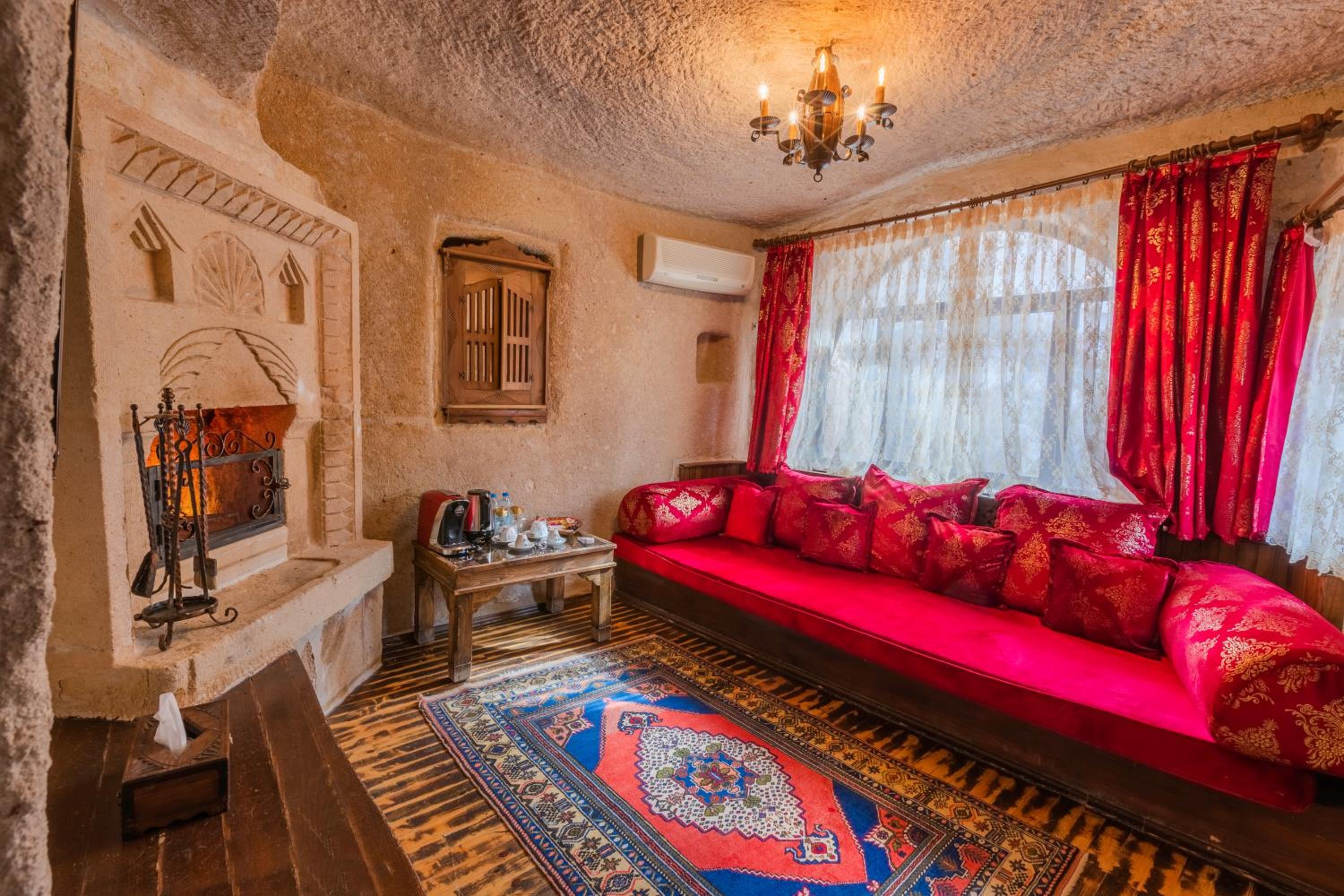 Cave Suite - Photo 19