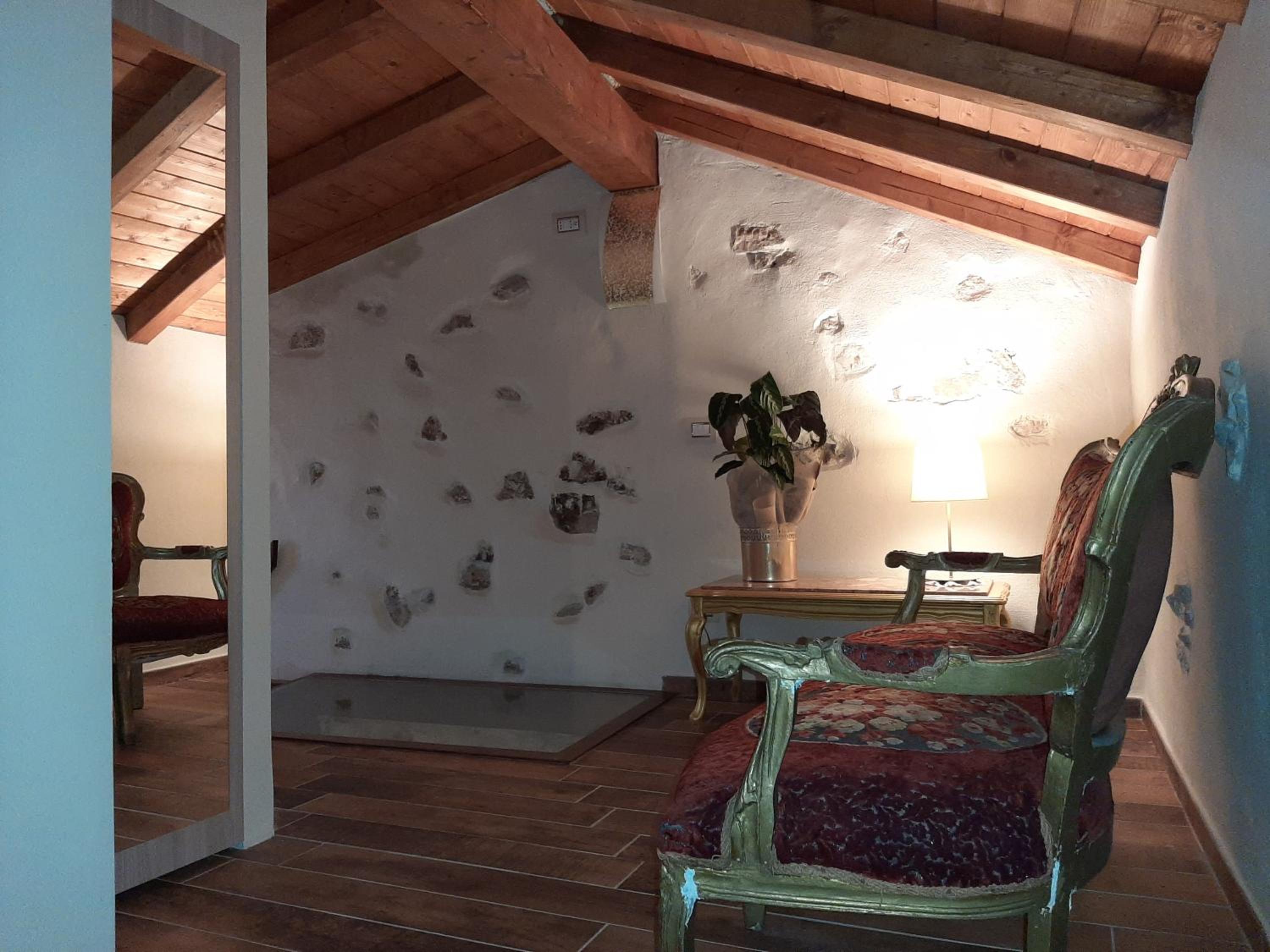 Double Room - Photo 2