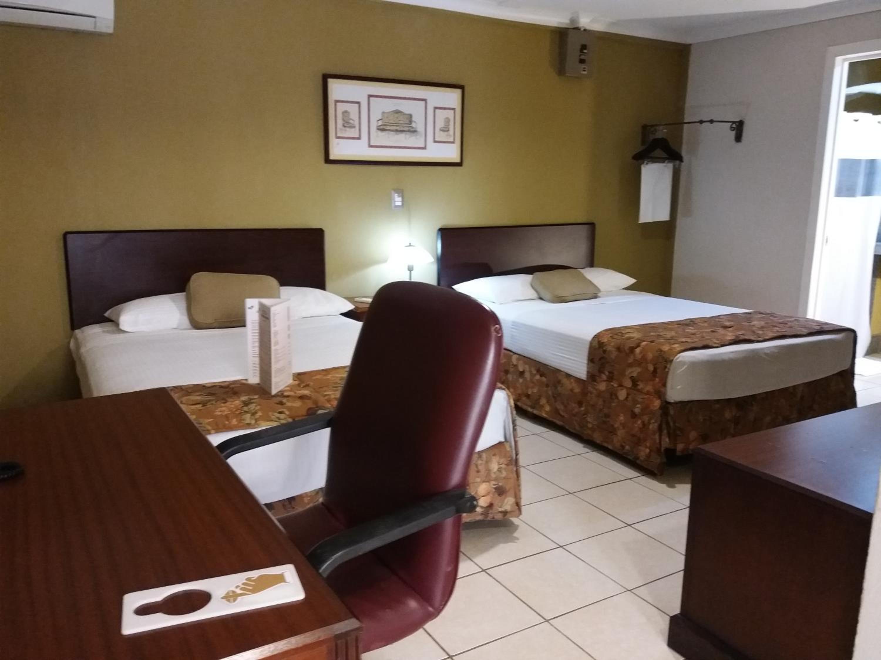 Double Room with 2 Double Beds - Non-Smoking photo 3