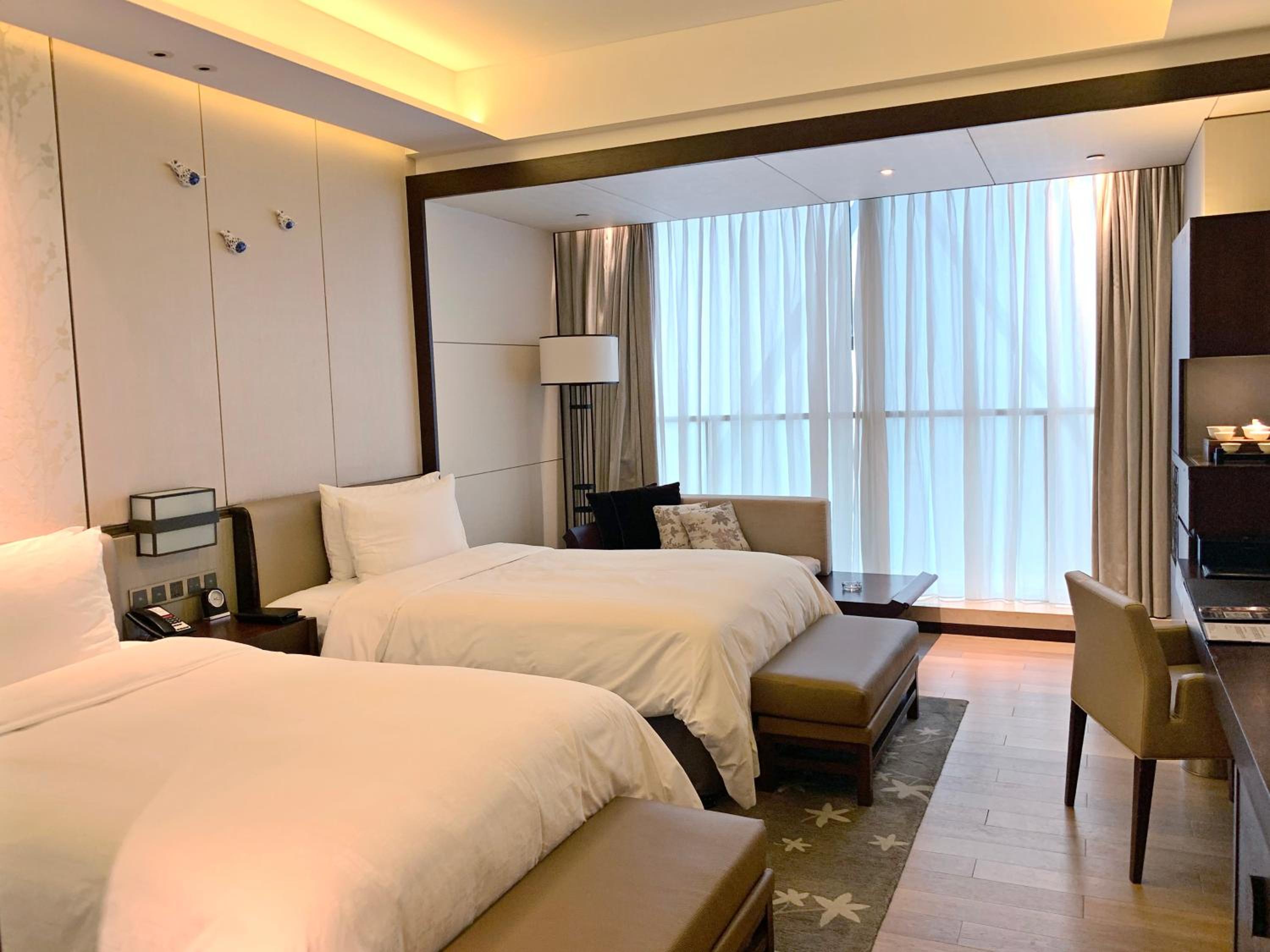 Premium King Room photo 1